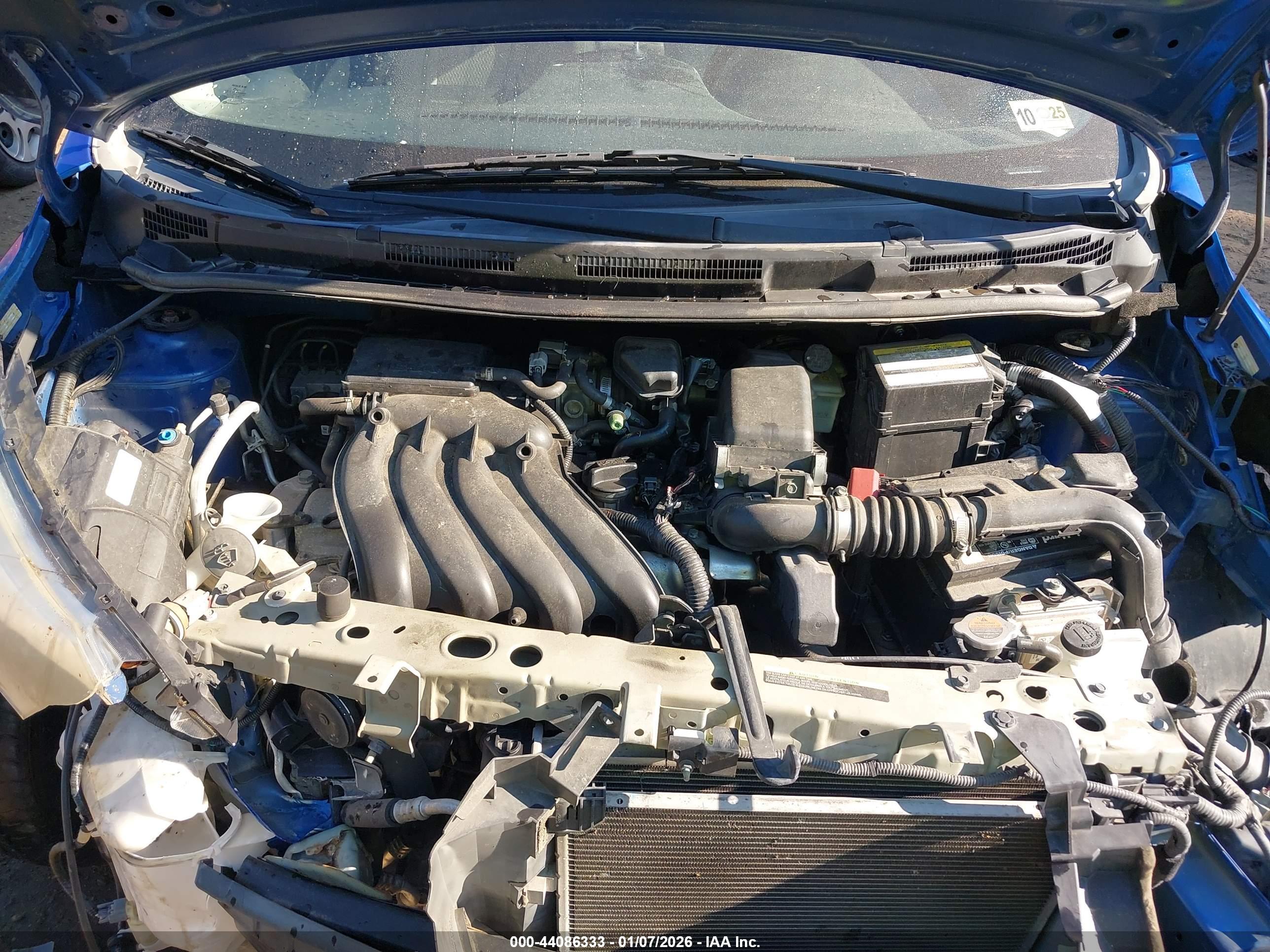 NISSAN VERSA image 10