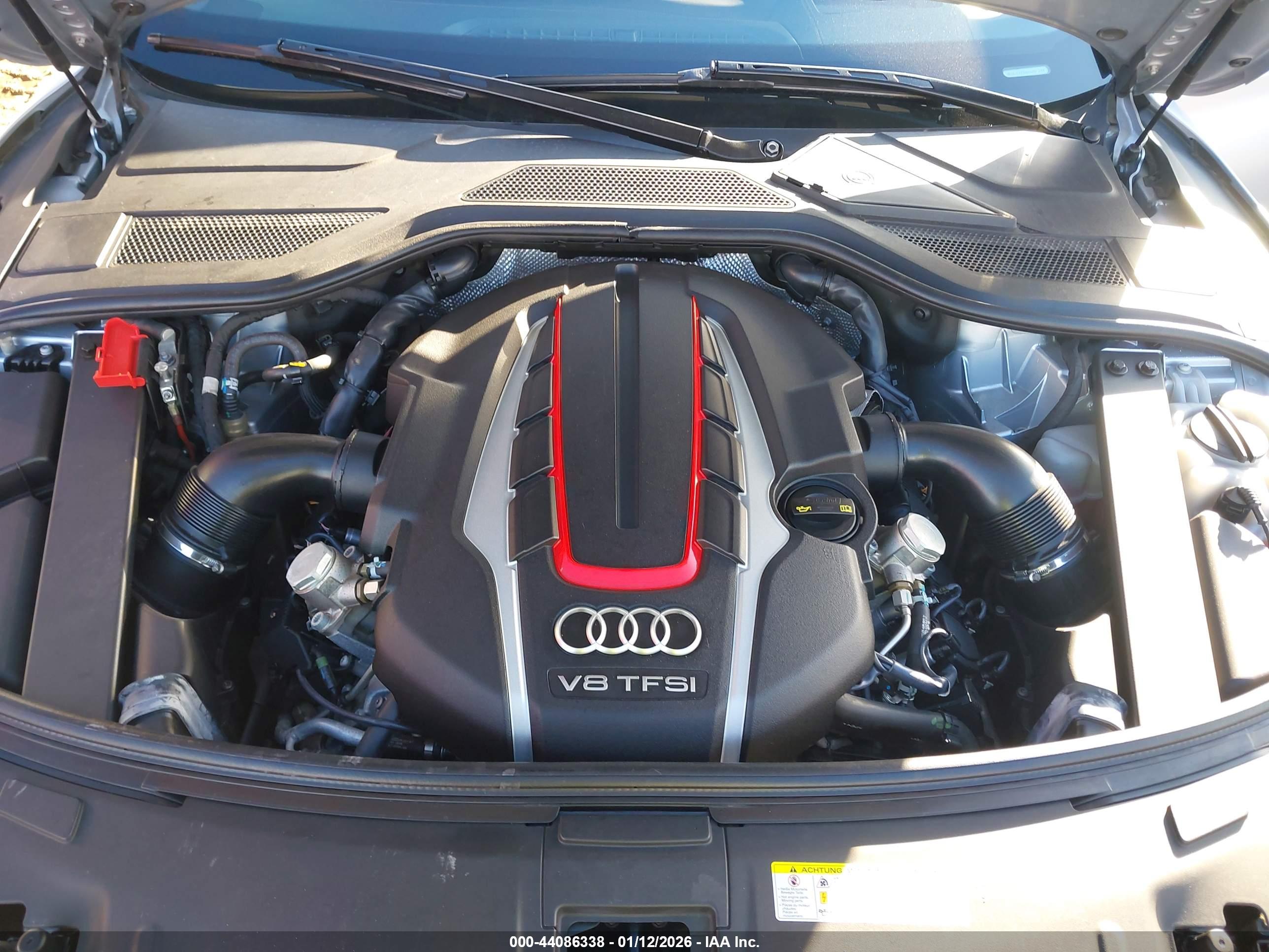 AUDI S8 image 10