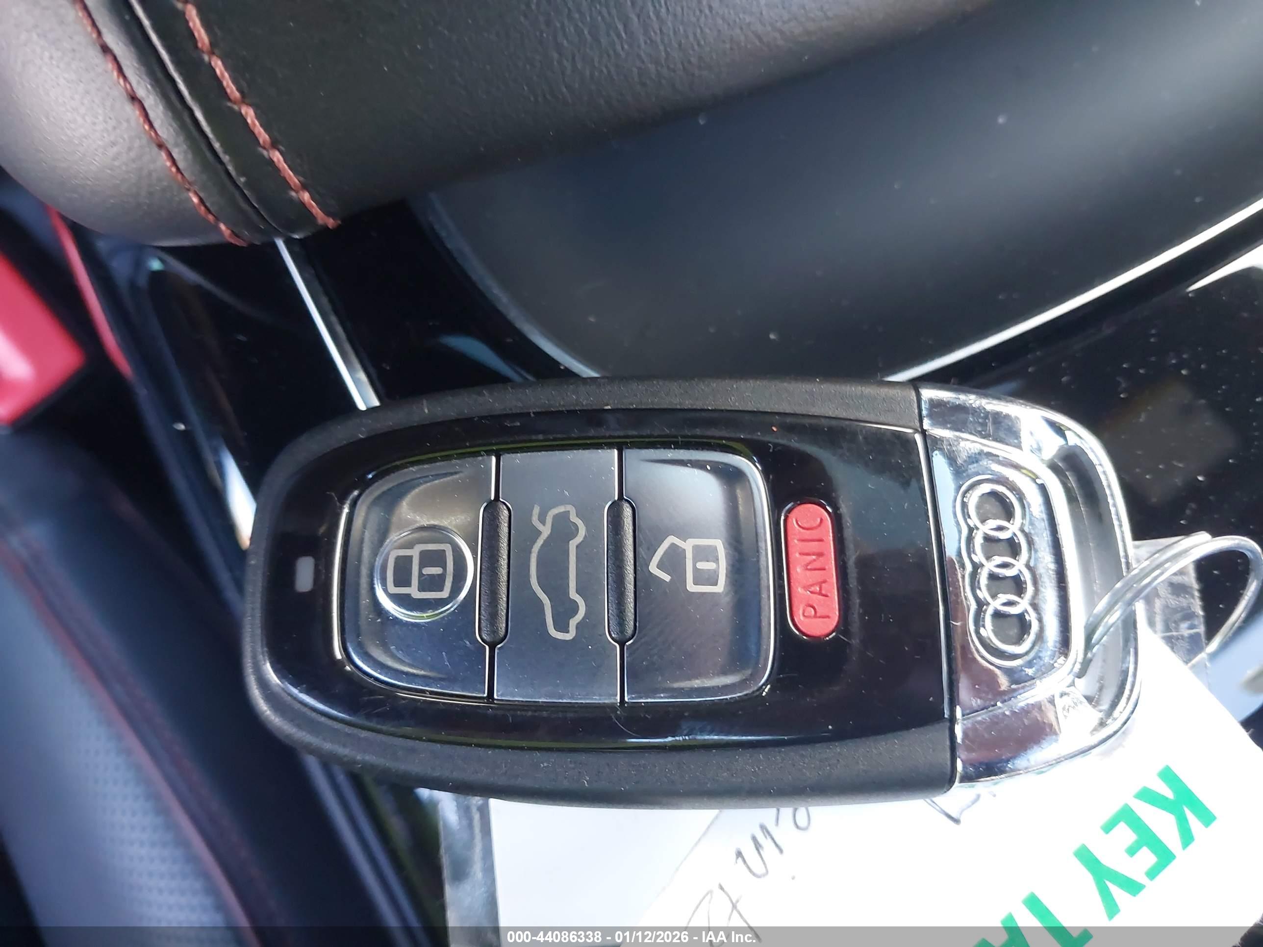AUDI S8 image 11