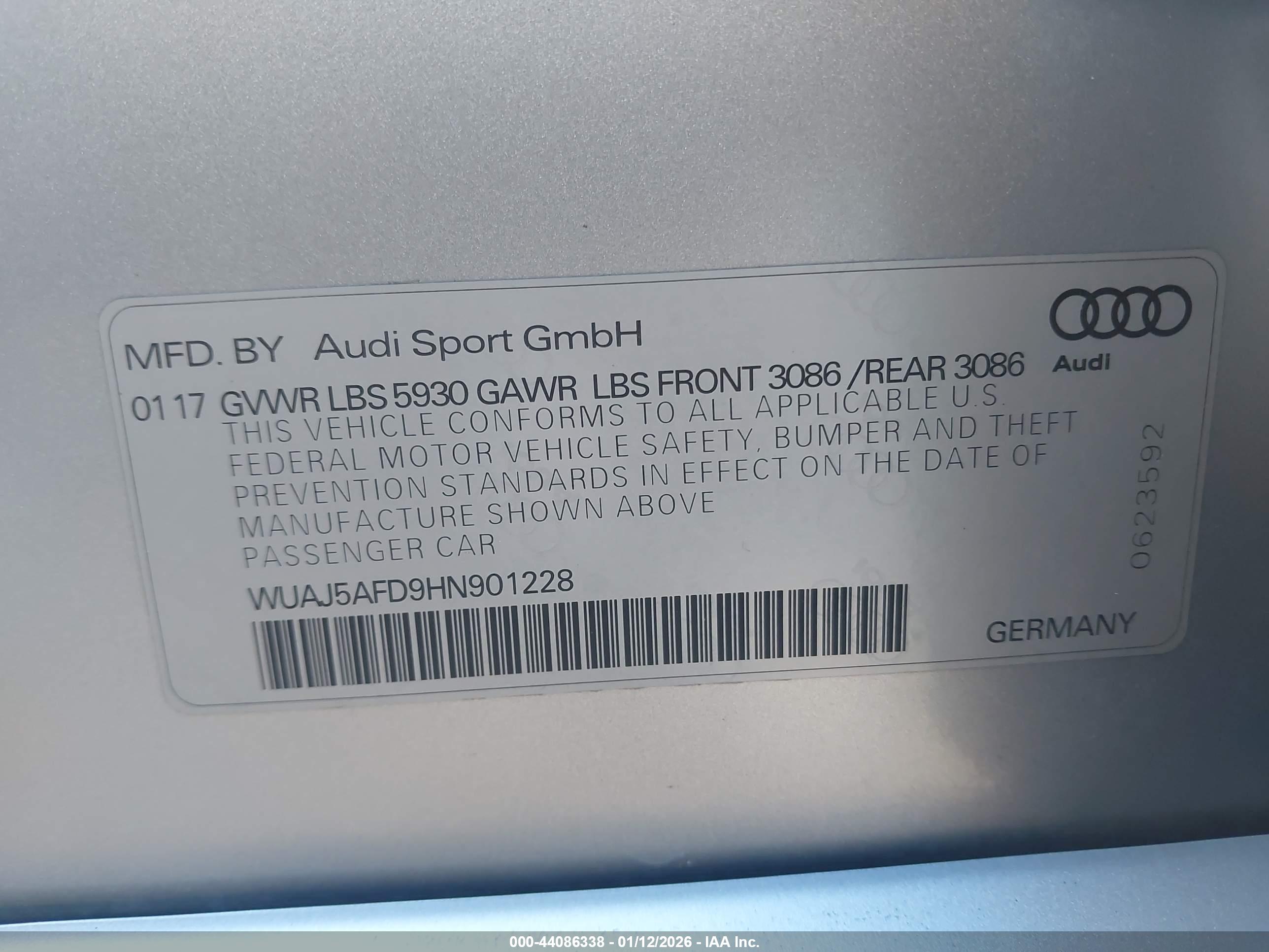 AUDI S8 image 9