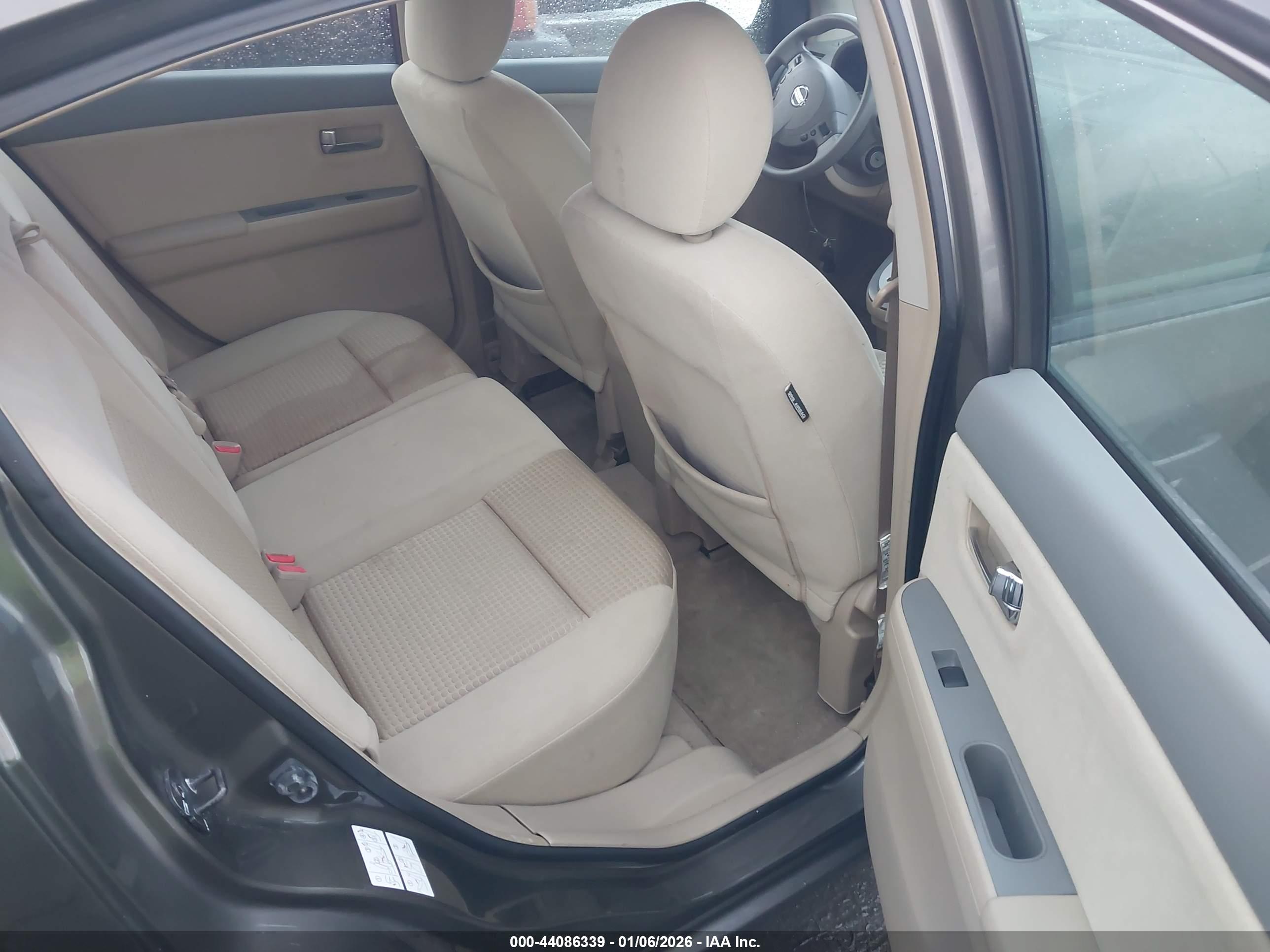 NISSAN SENTRA image 8
