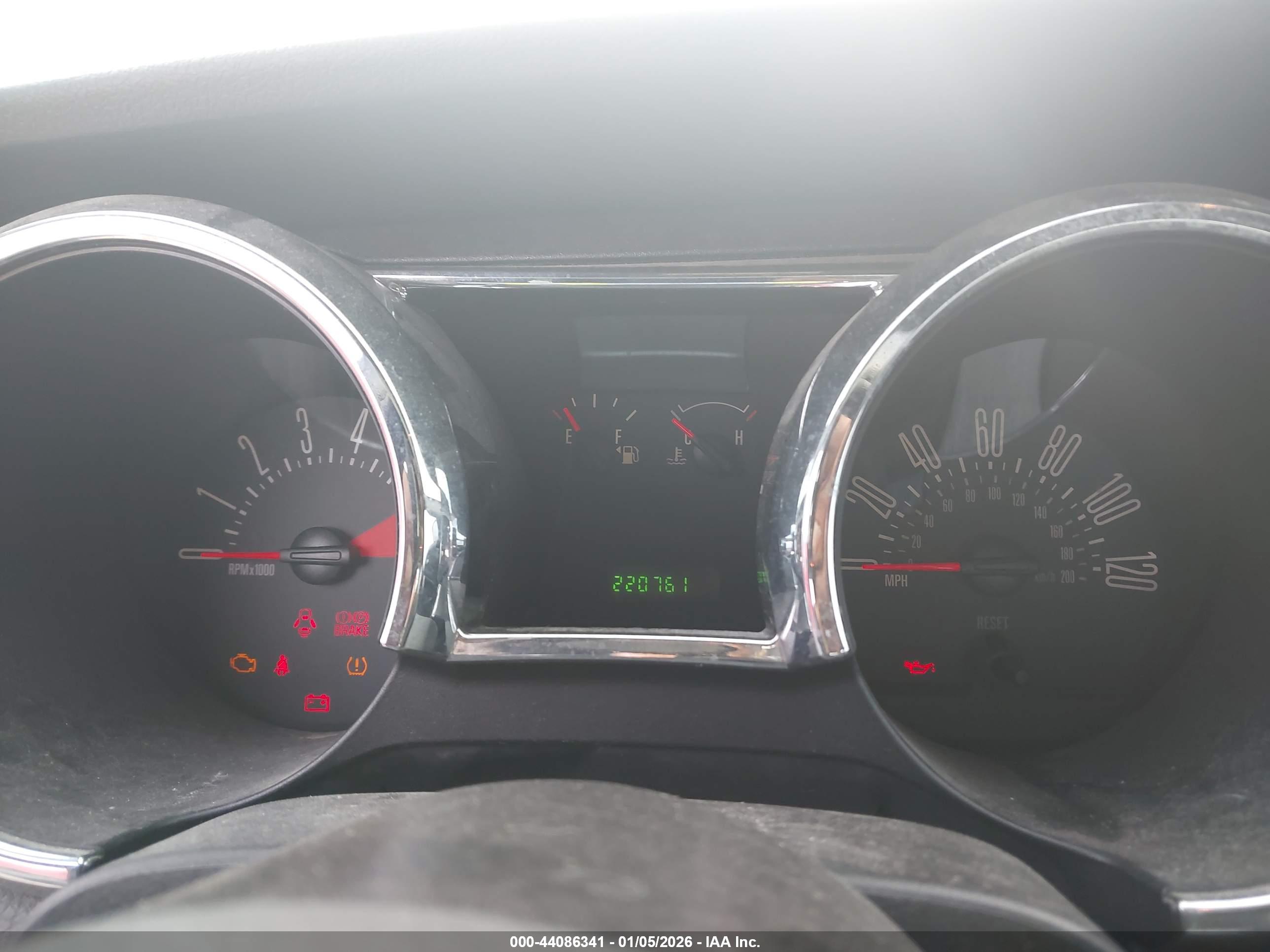 FORD MUSTANG image 7