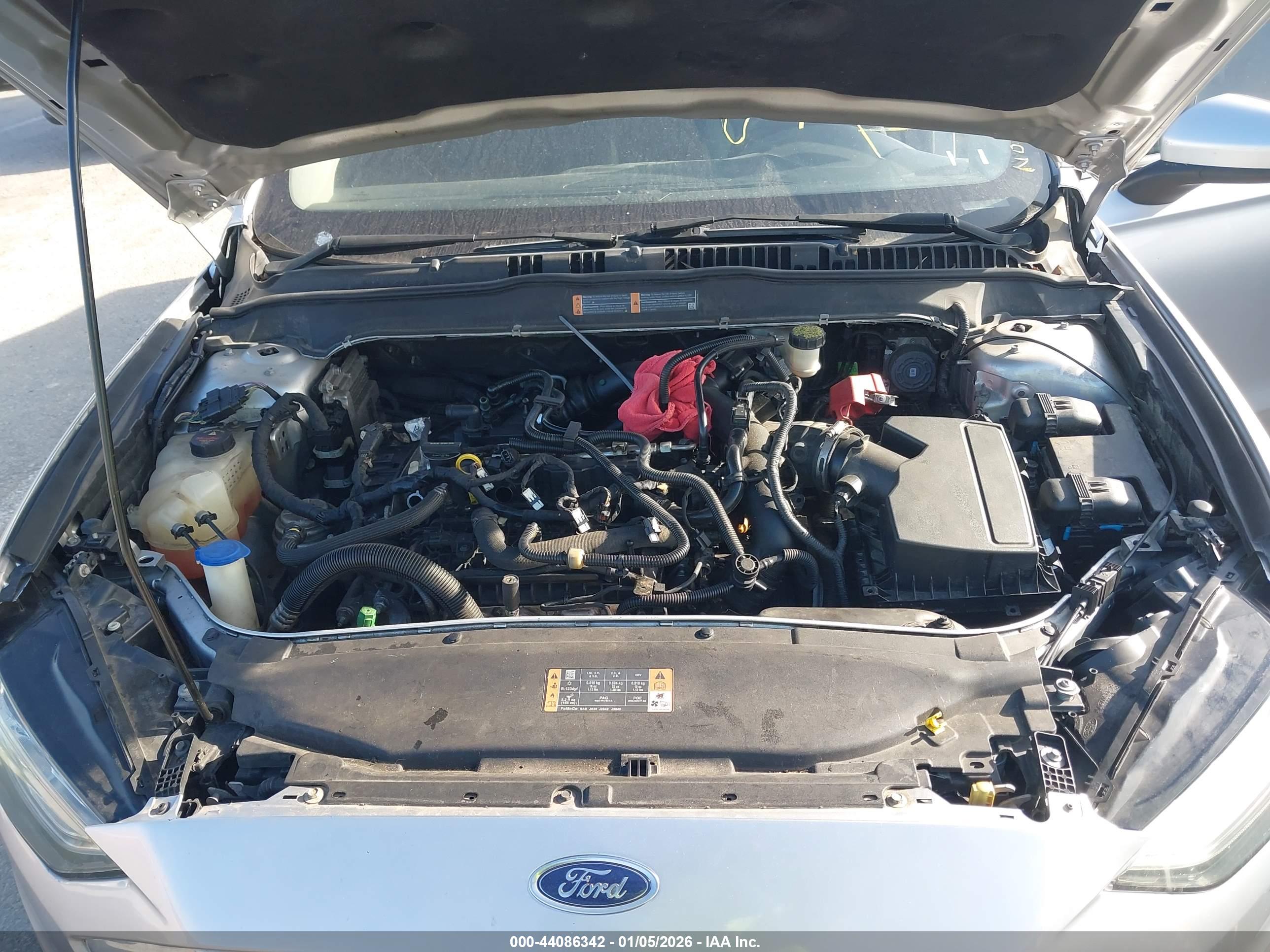 FORD FUSION image 10
