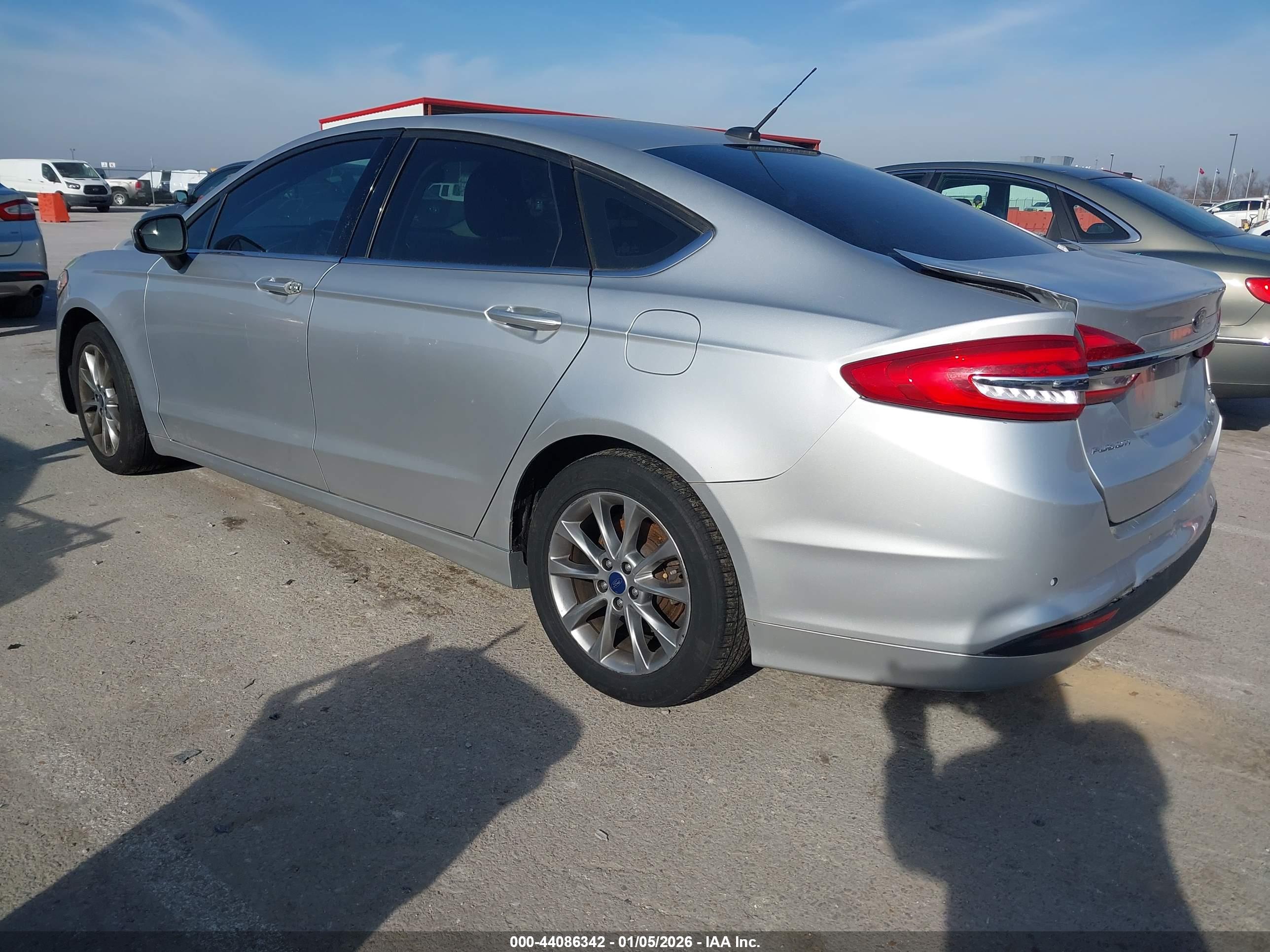 FORD FUSION image 3