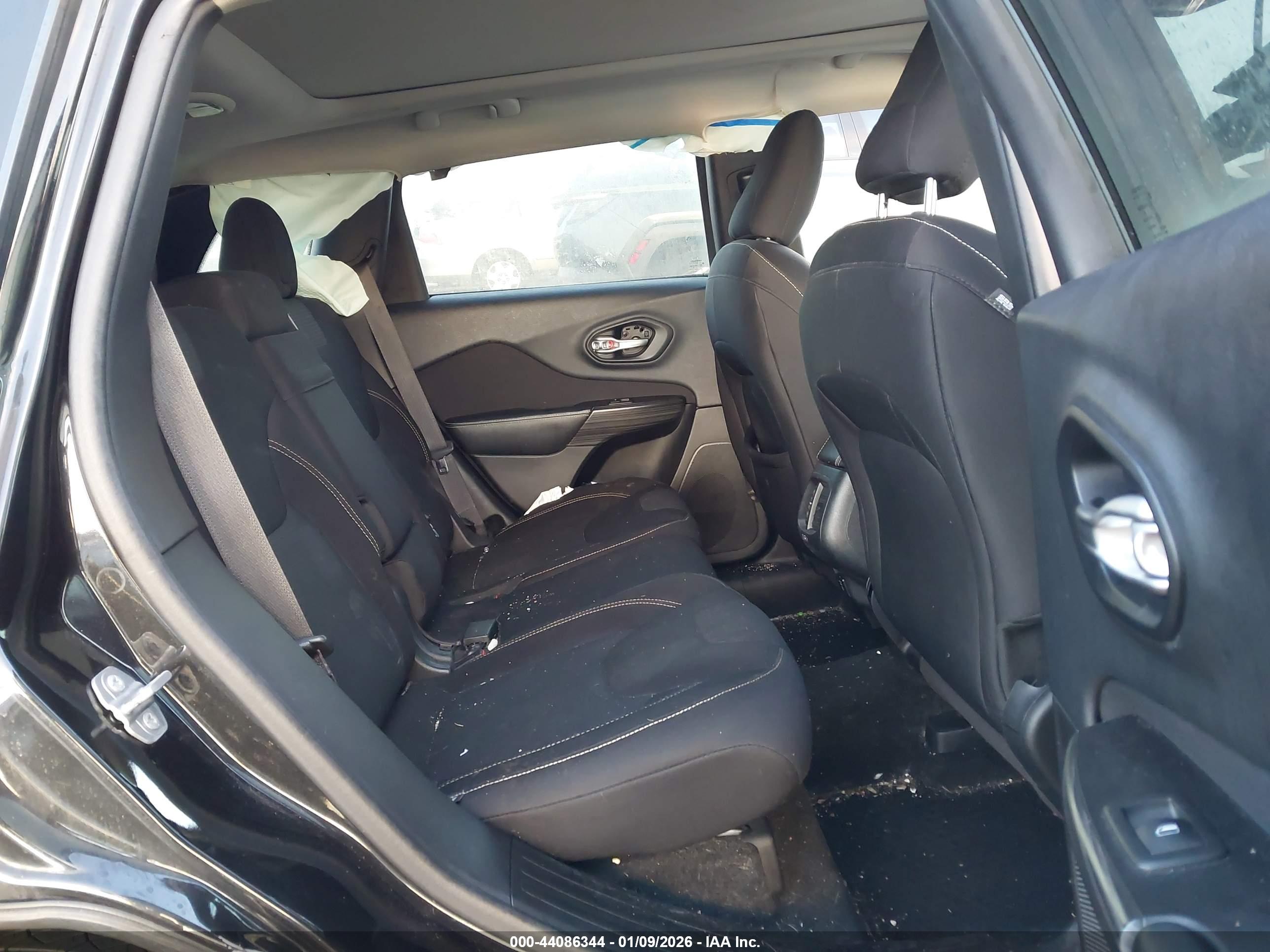 JEEP CHEROKEE image 8
