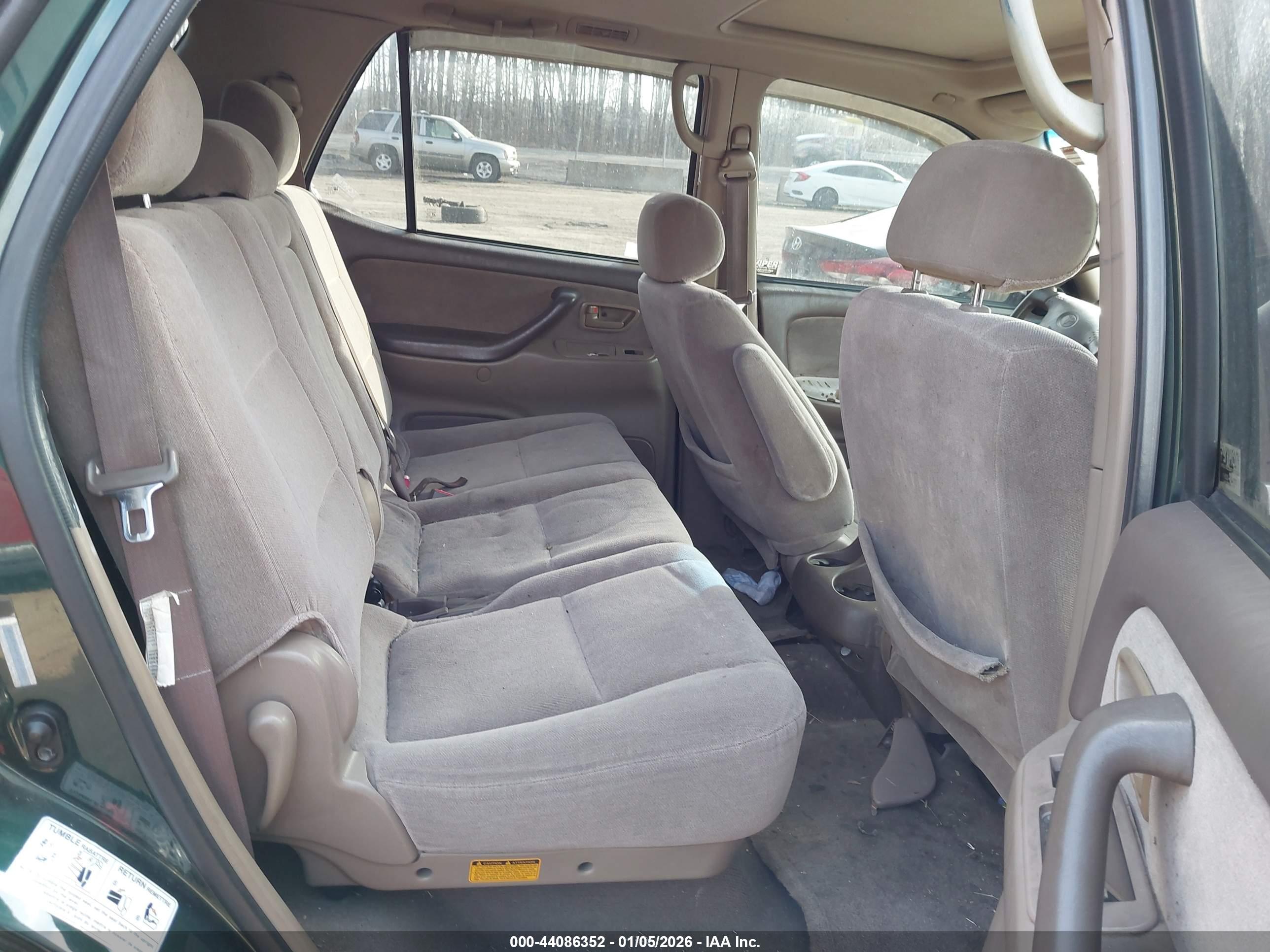 TOYOTA SEQUOIA image 8