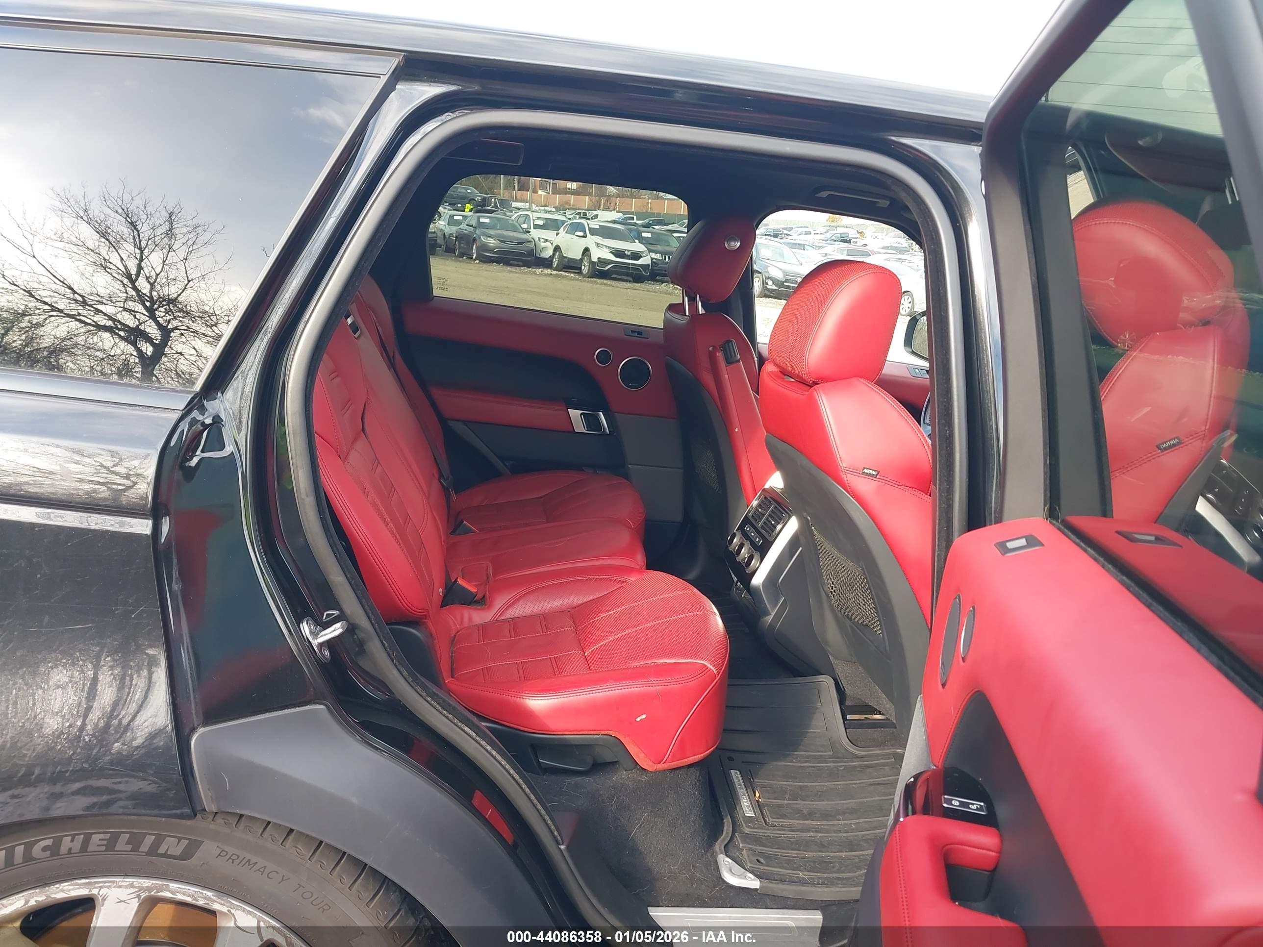 LAND ROVER image 8