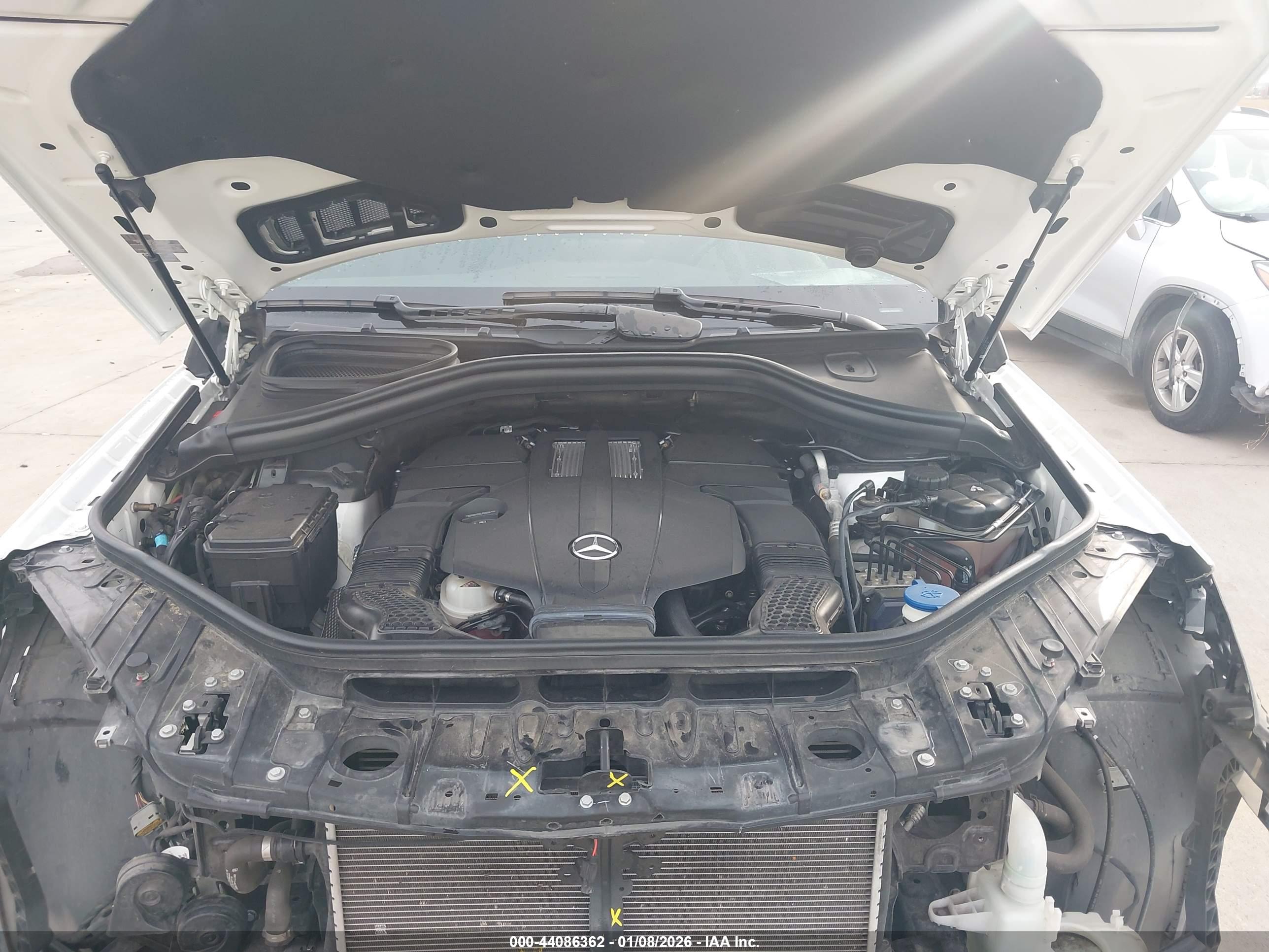 MERCEDES-BENZ GLS image 10