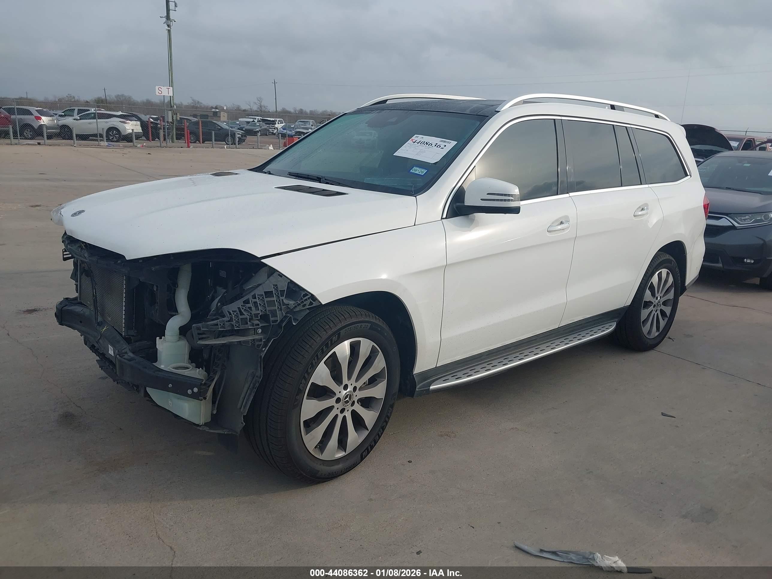 MERCEDES-BENZ GLS image 2