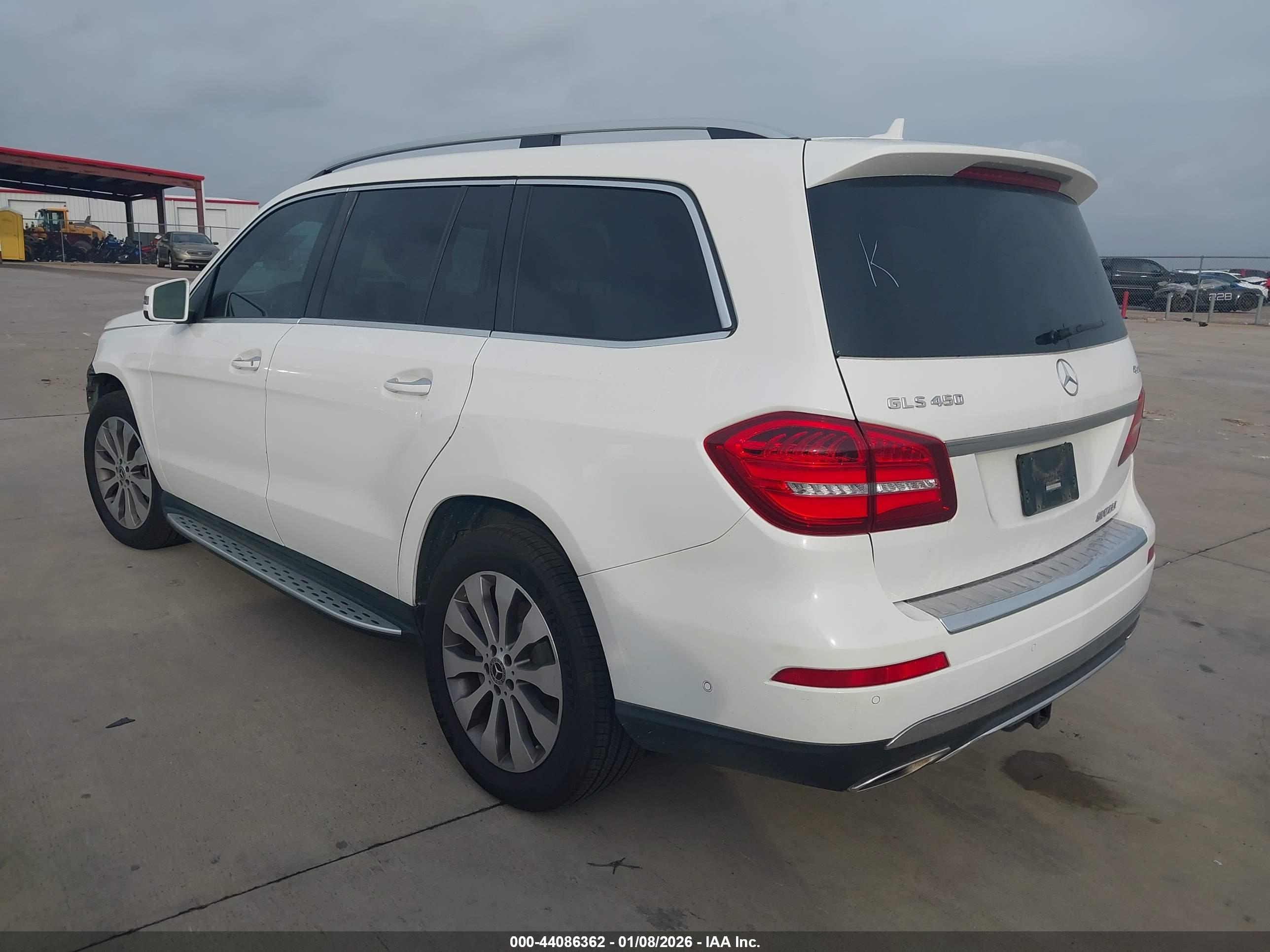 MERCEDES-BENZ GLS image 3