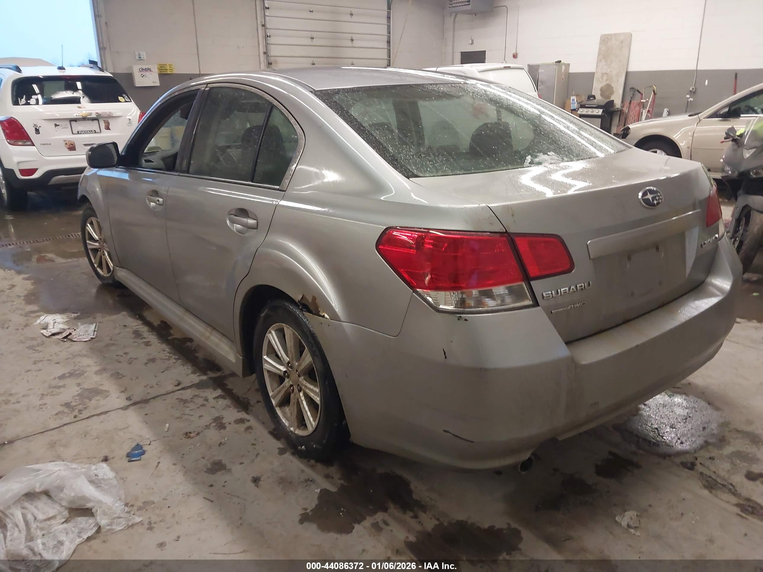 SUBARU LEGACY image 3