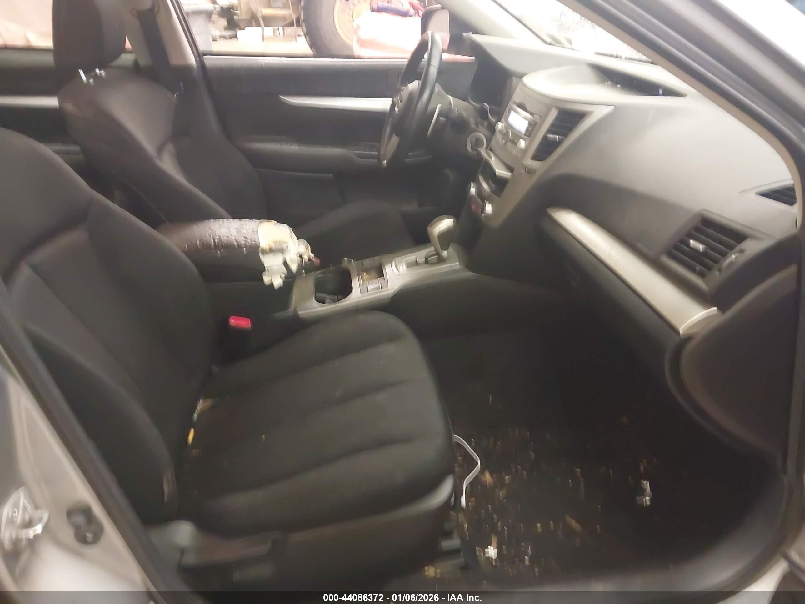 SUBARU LEGACY image 5