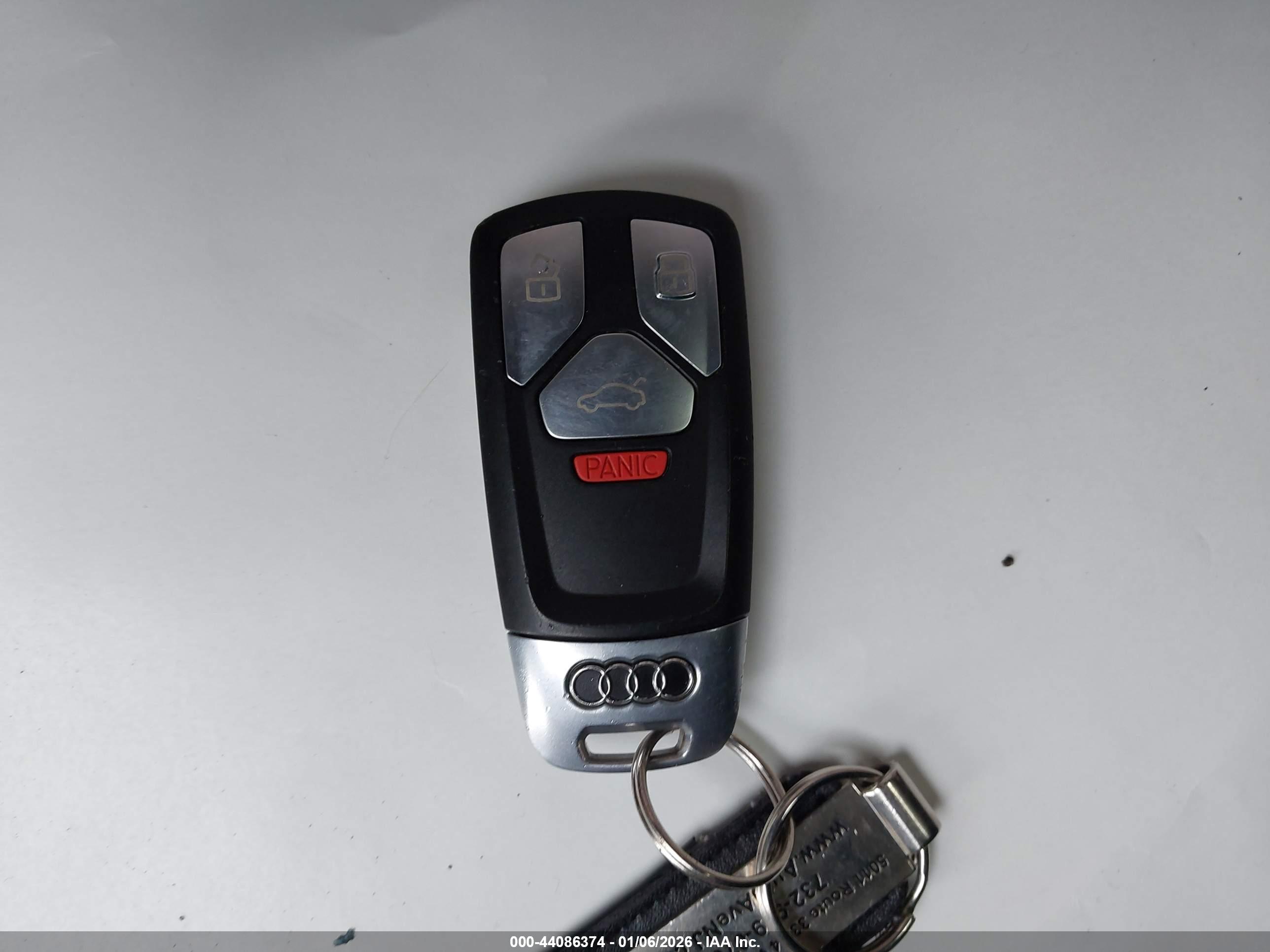 AUDI A4 image 11