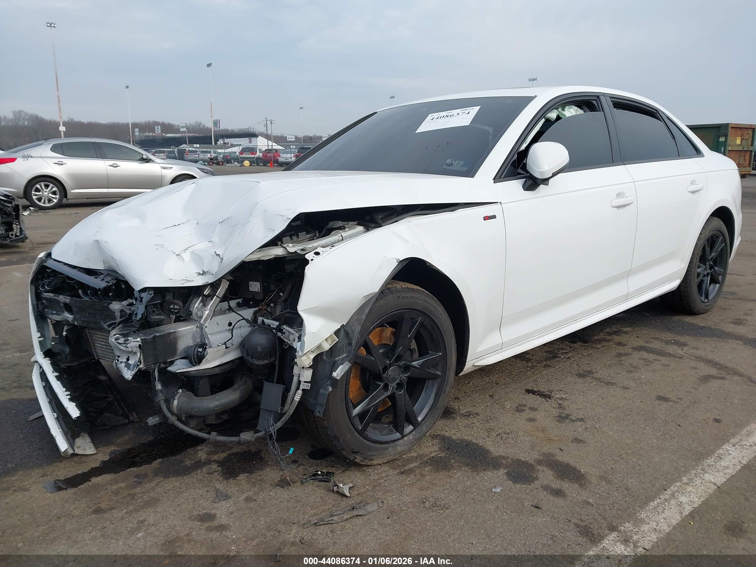 AUDI A4 image 2