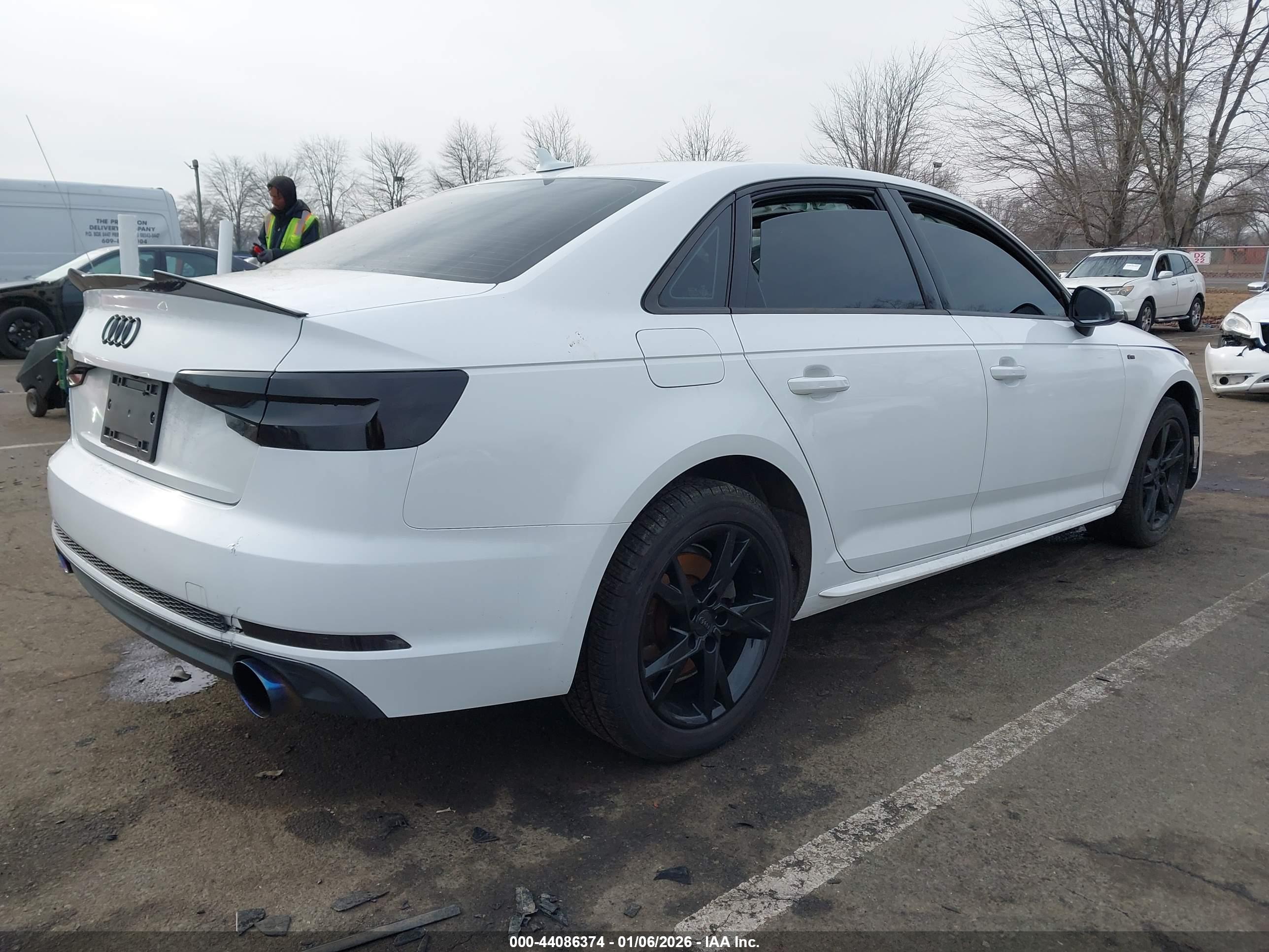 AUDI A4 image 4
