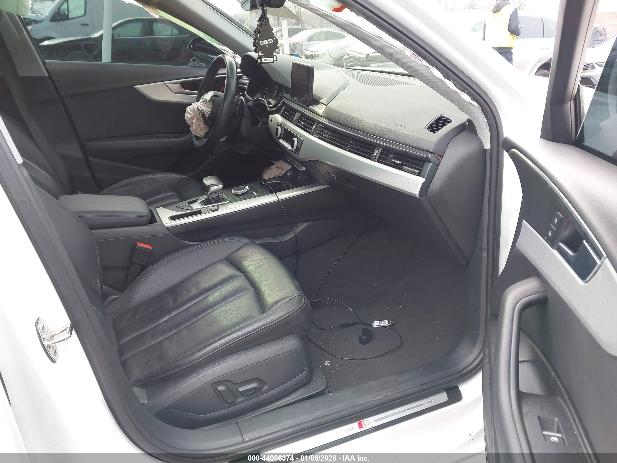 AUDI A4 image 5