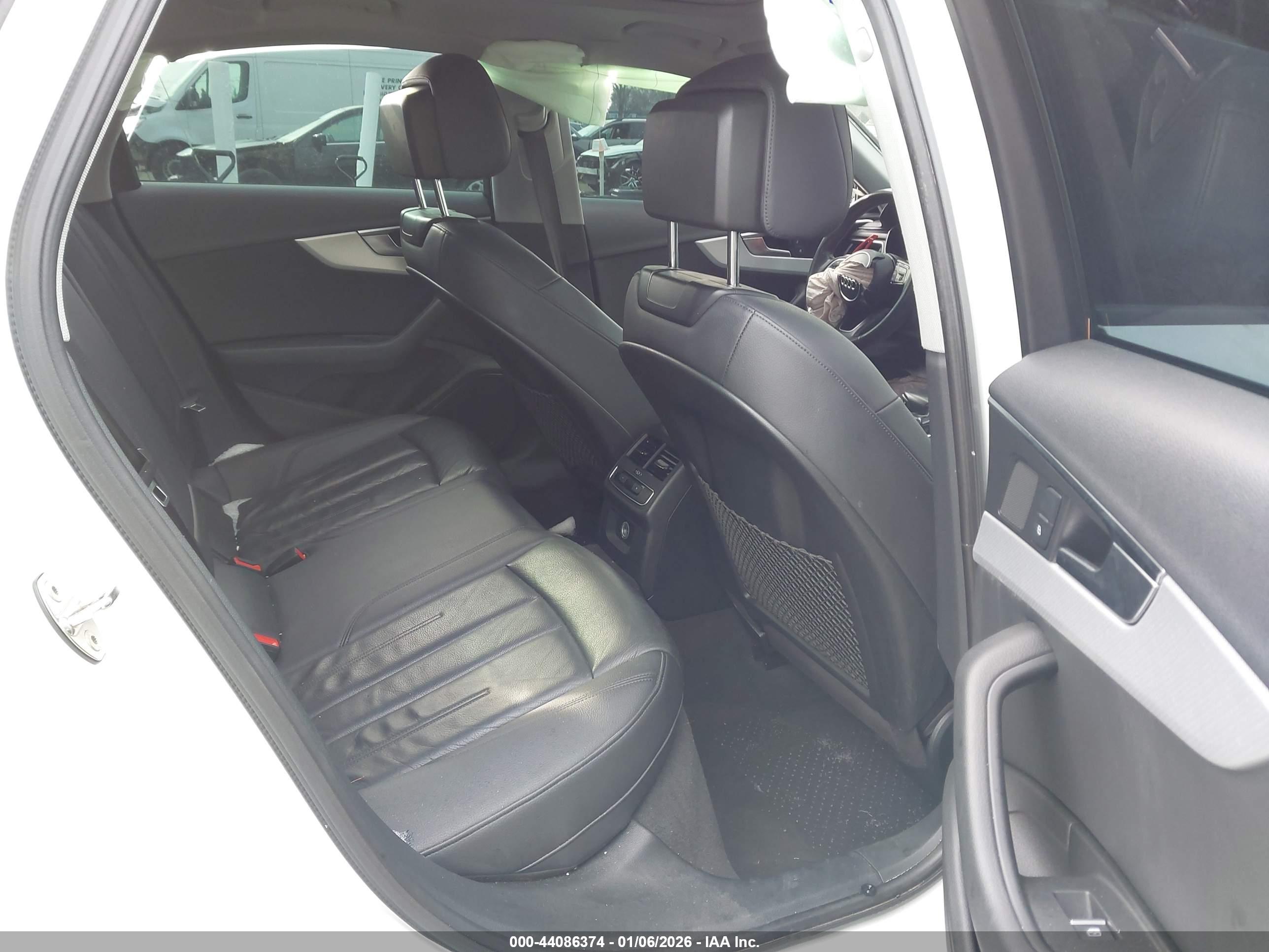 AUDI A4 image 8