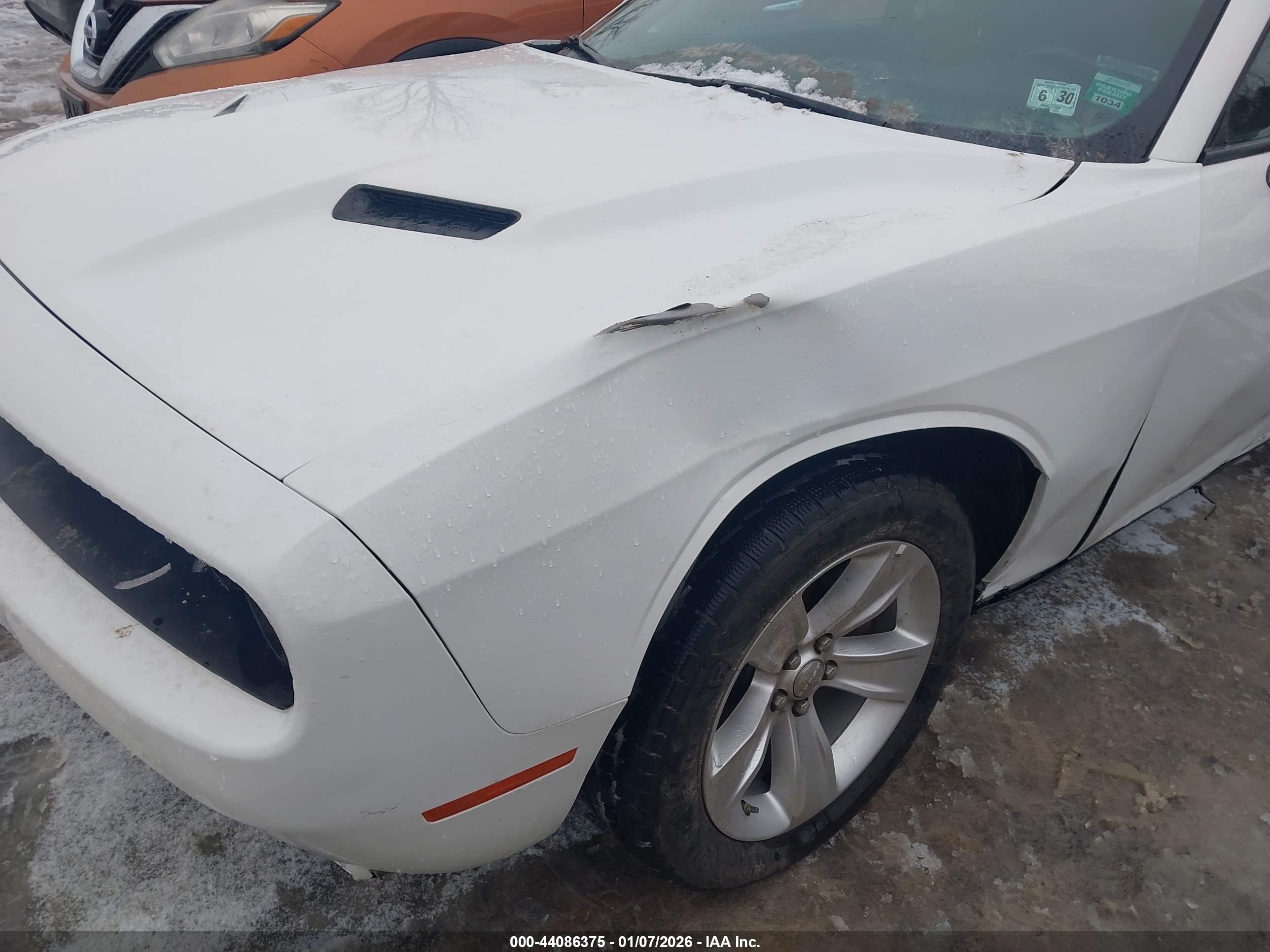 DODGE CHALLENGER image 6