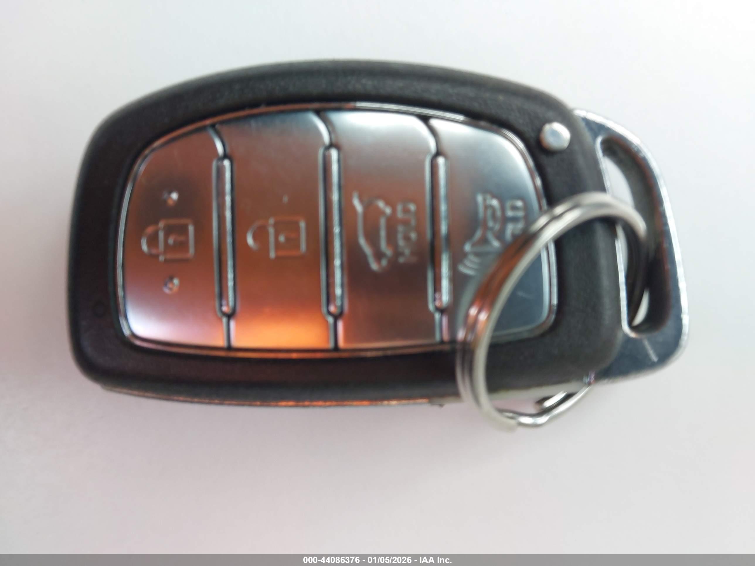 HYUNDAI TUCSON image 11