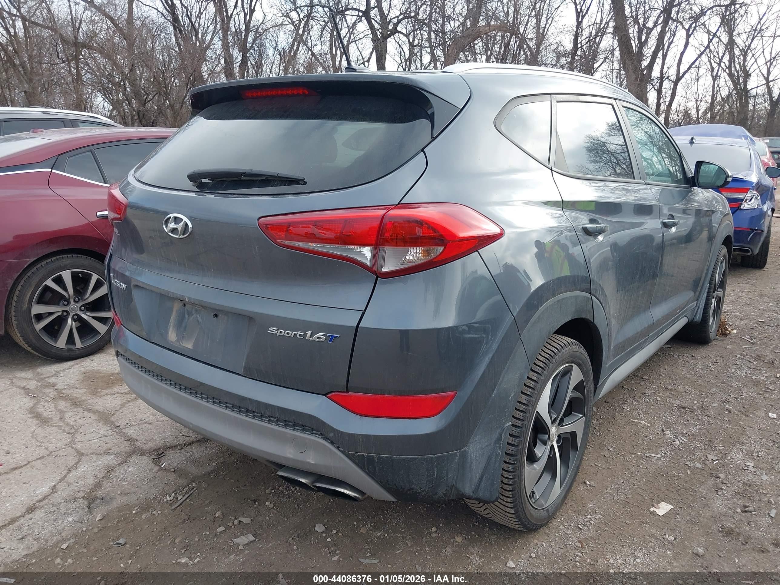 HYUNDAI TUCSON image 4