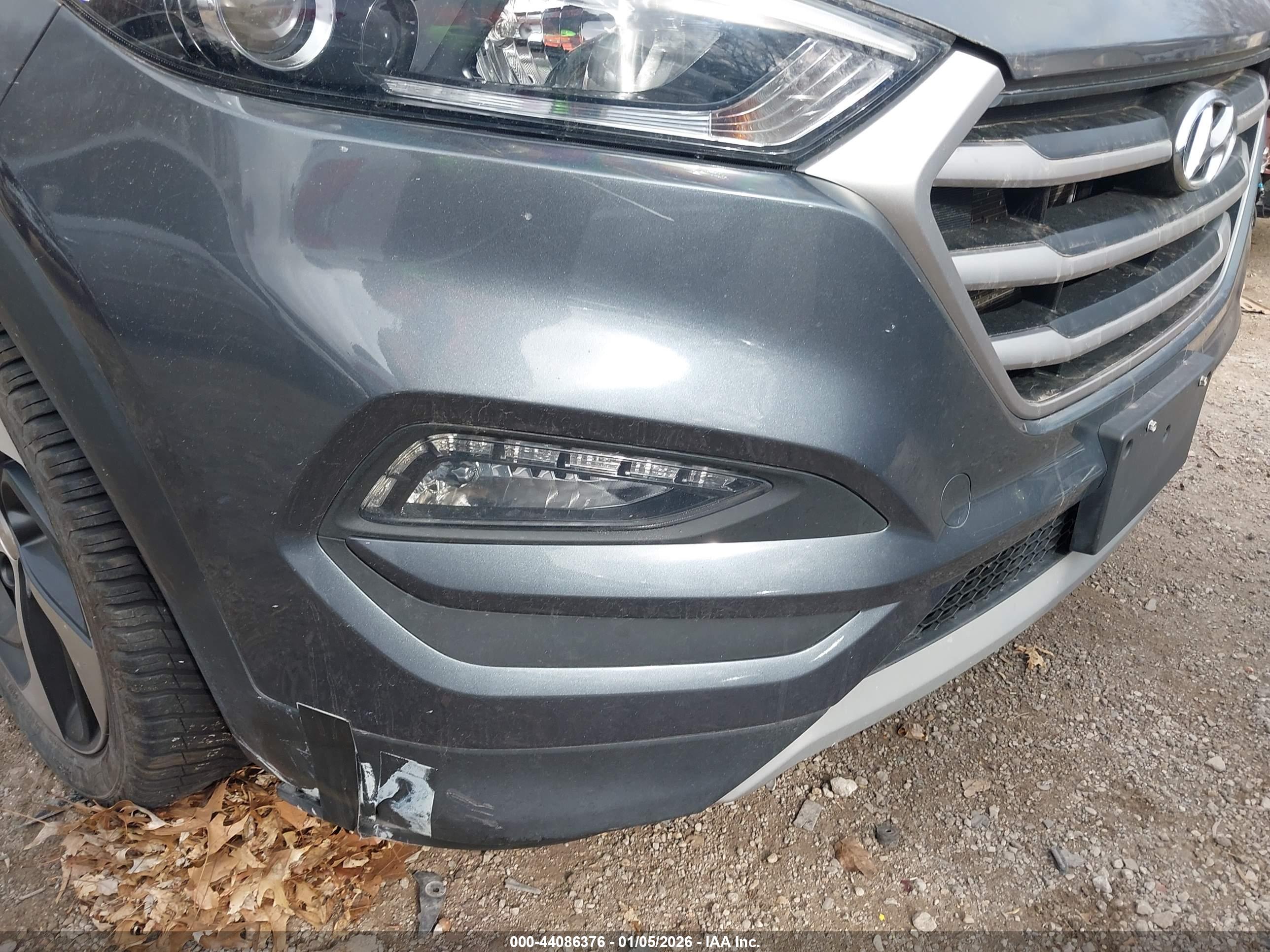 HYUNDAI TUCSON image 6