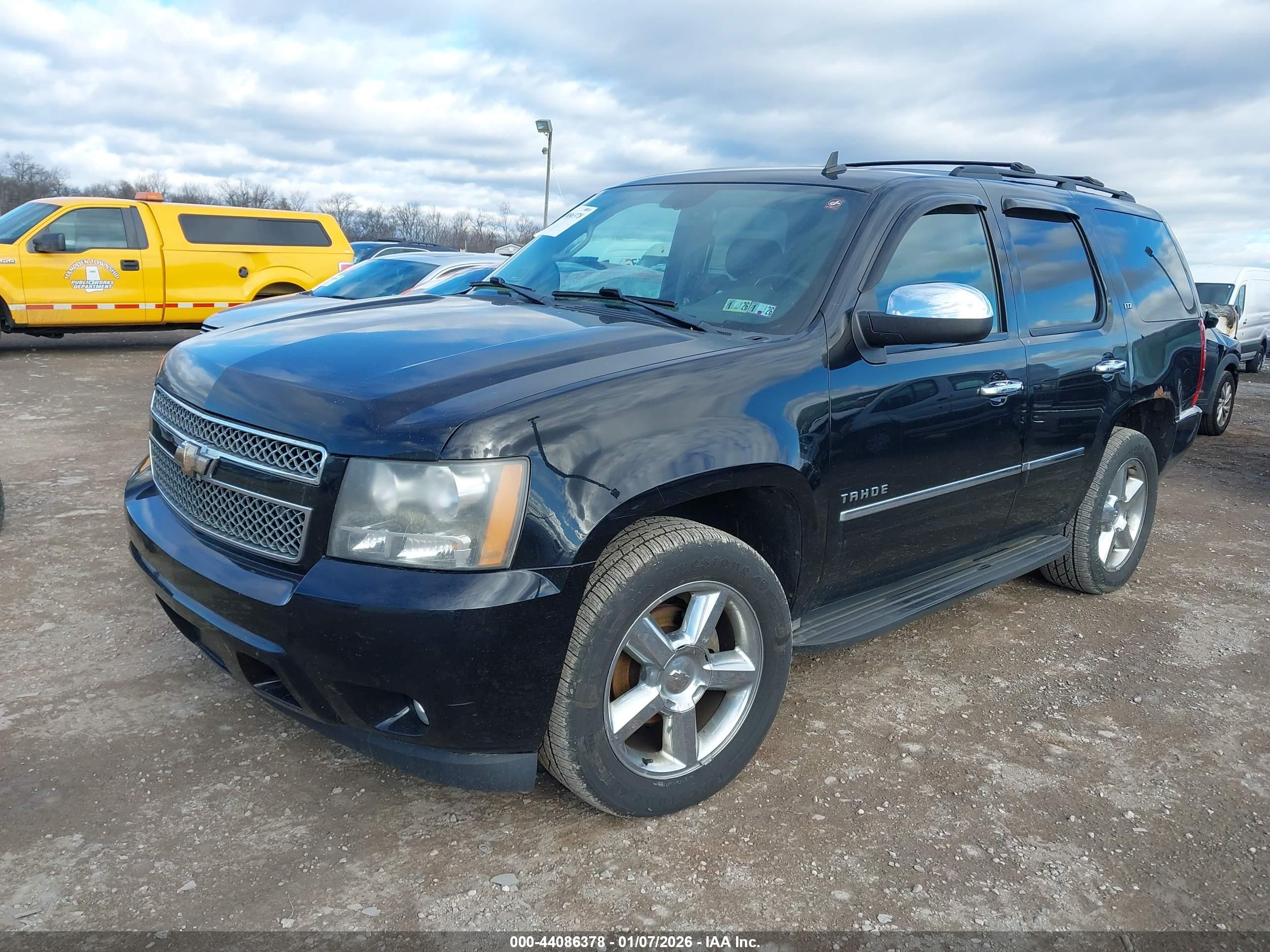 CHEVROLET TAHOE image 2