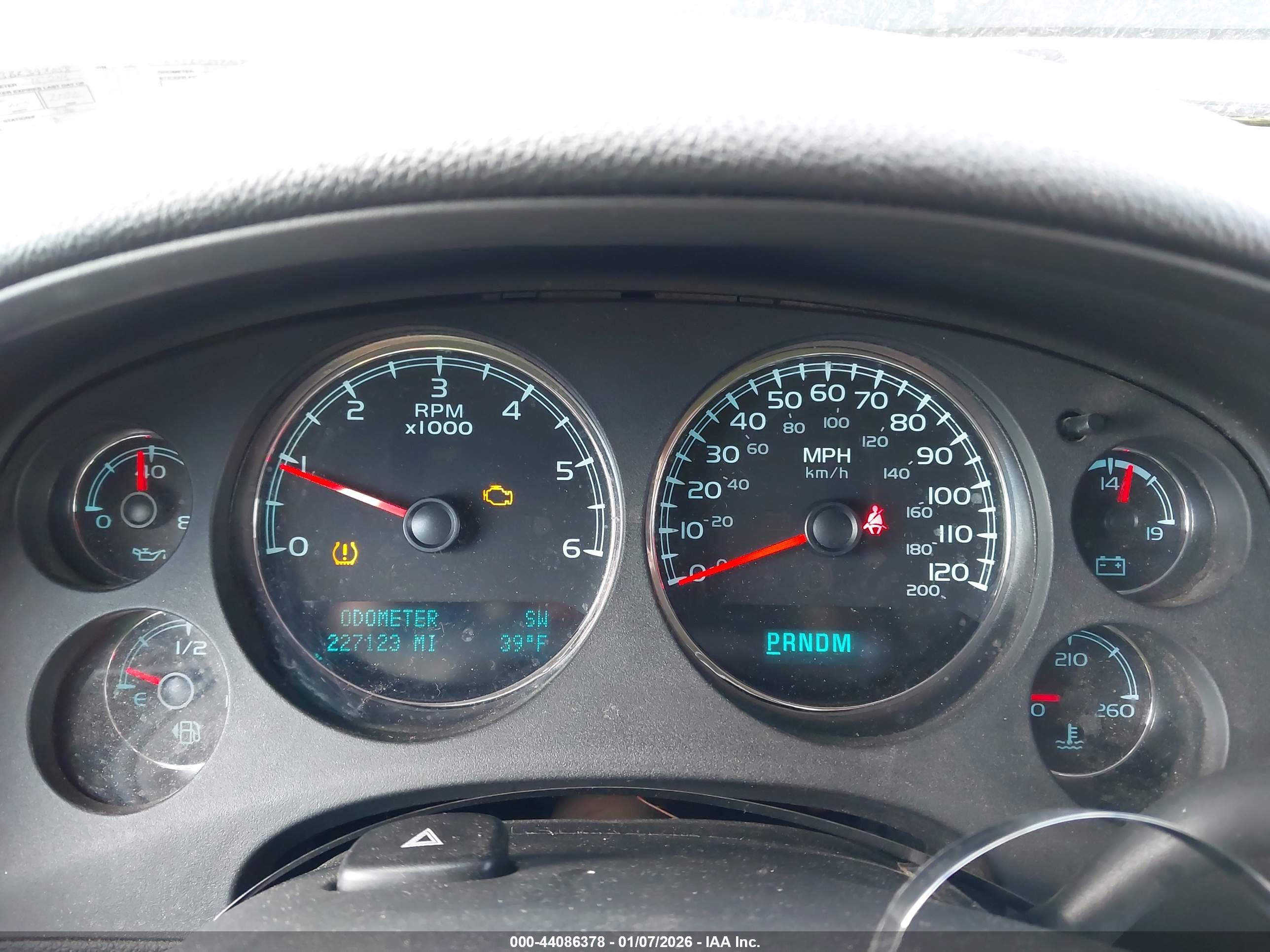 CHEVROLET TAHOE image 7