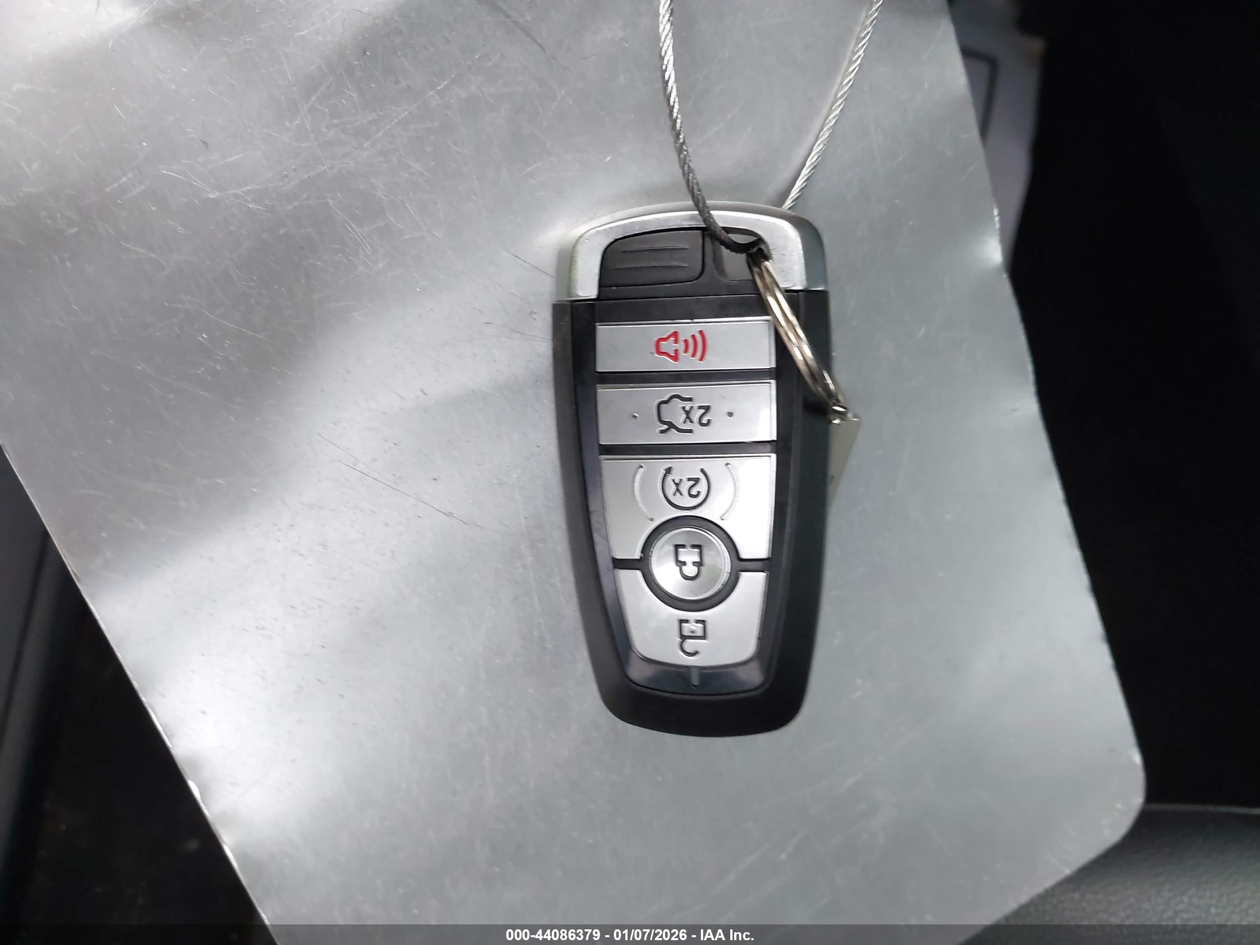FORD FUSION image 11