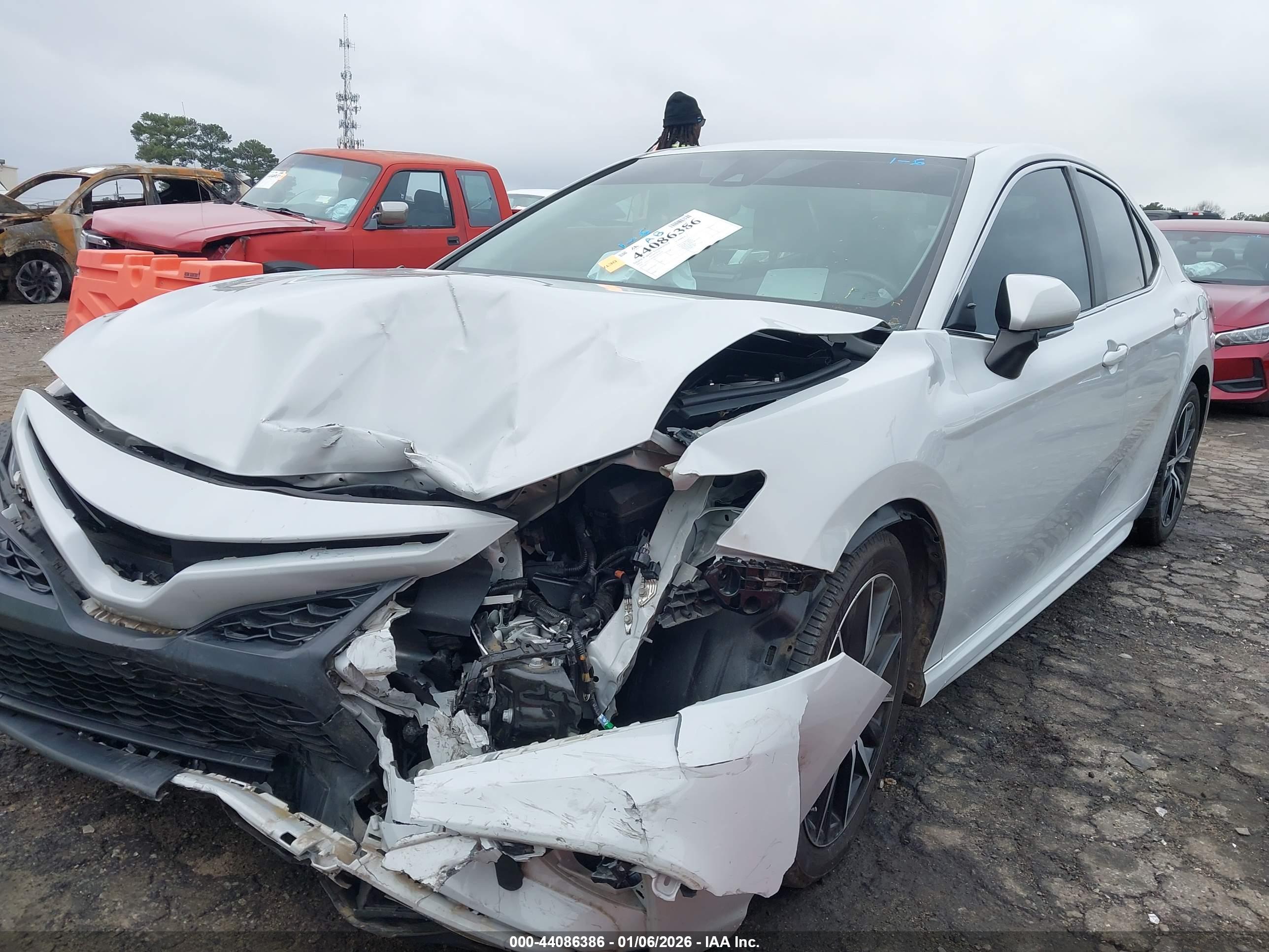 TOYOTA CAMRY image 6