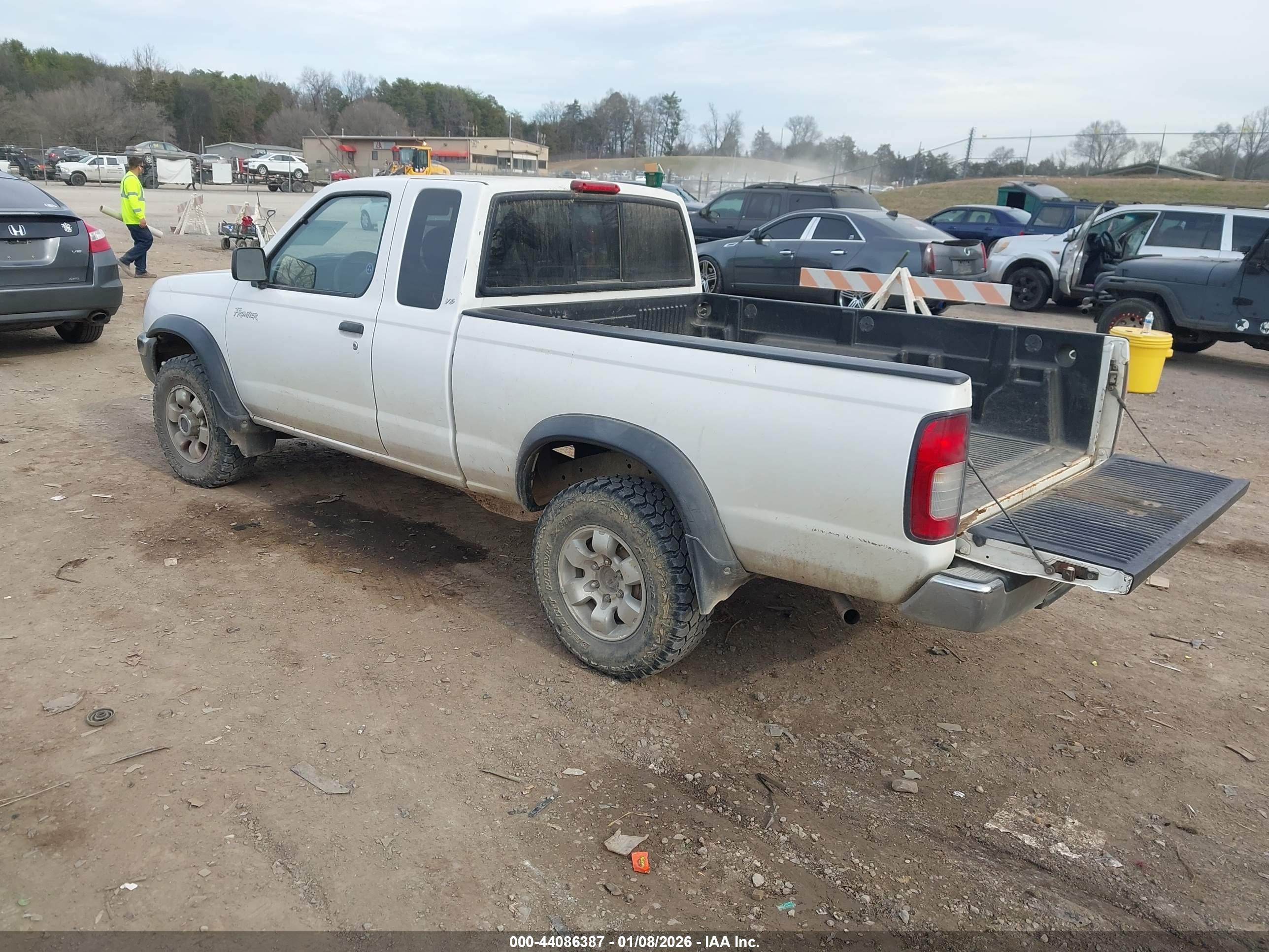 NISSAN FRONTIER image 3