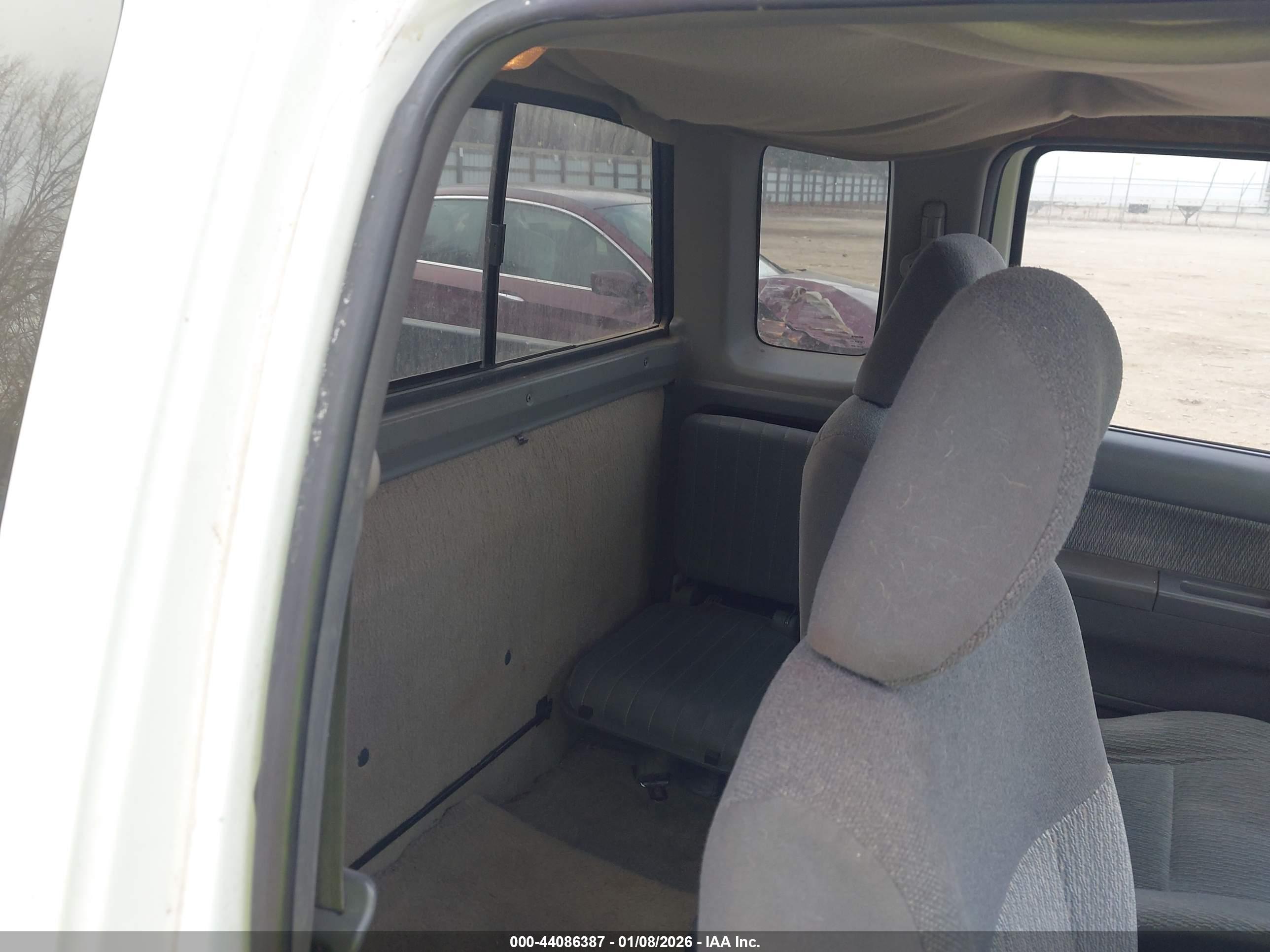 NISSAN FRONTIER image 8