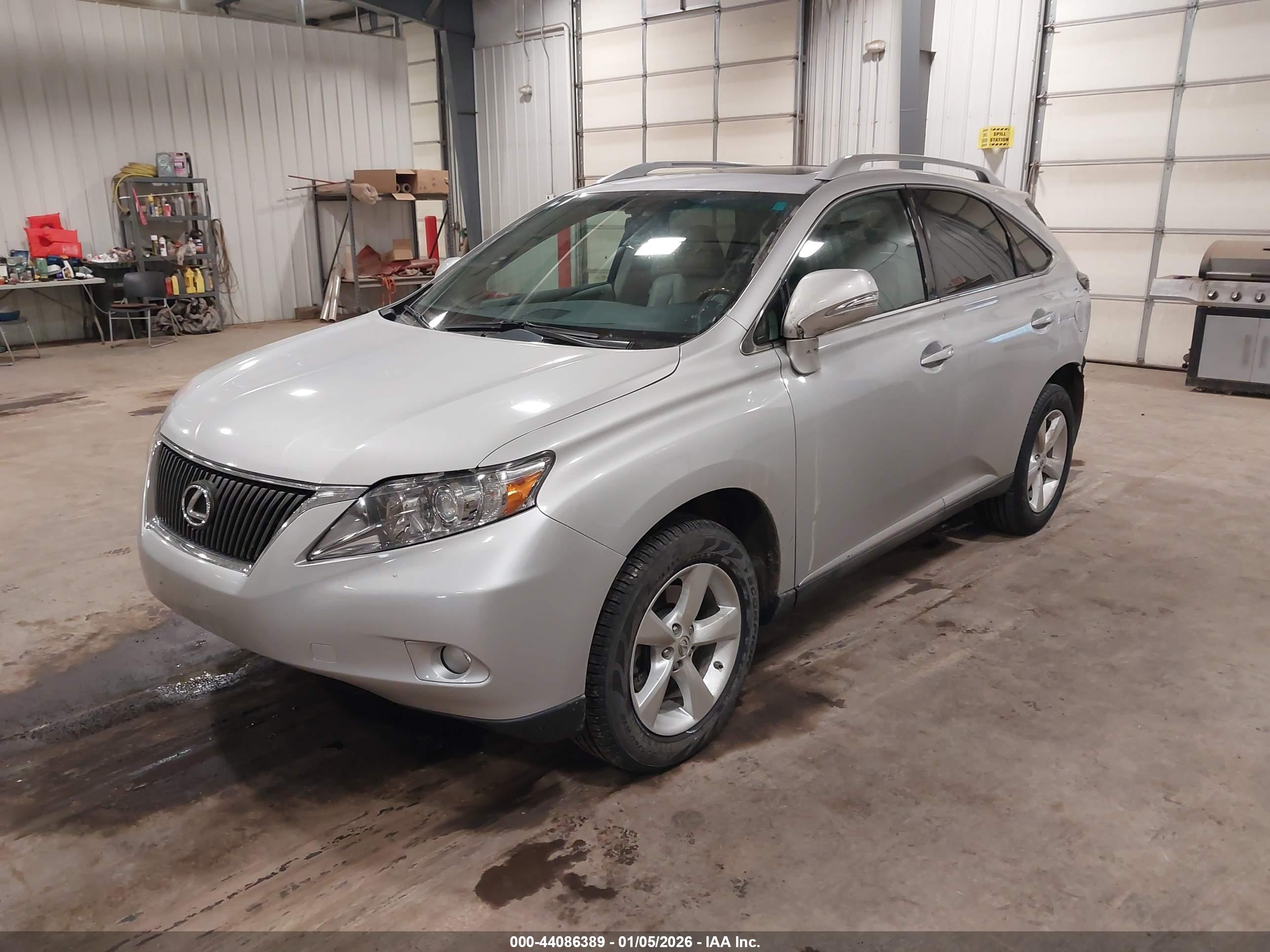 LEXUS RX image 2