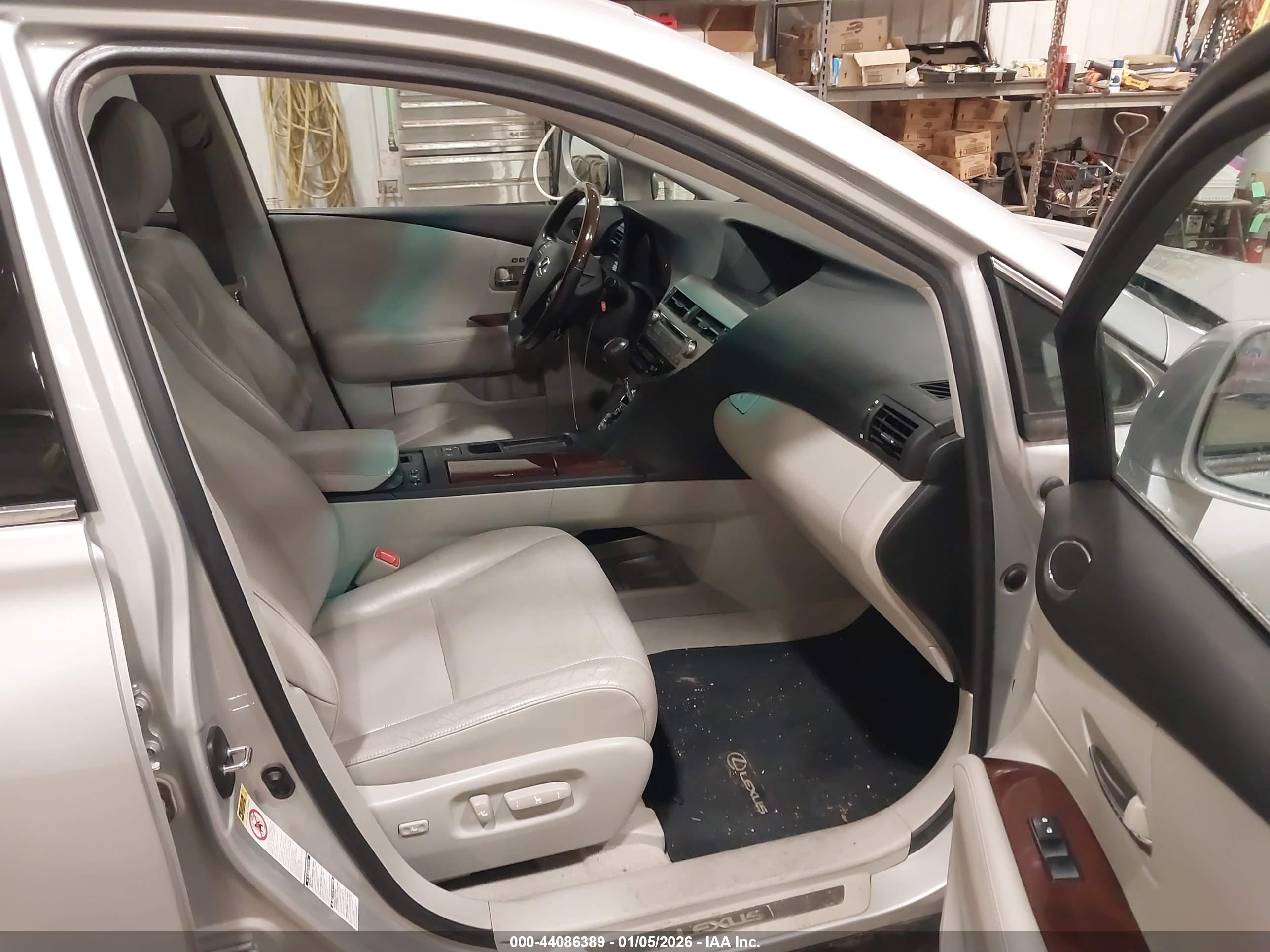 LEXUS RX image 5