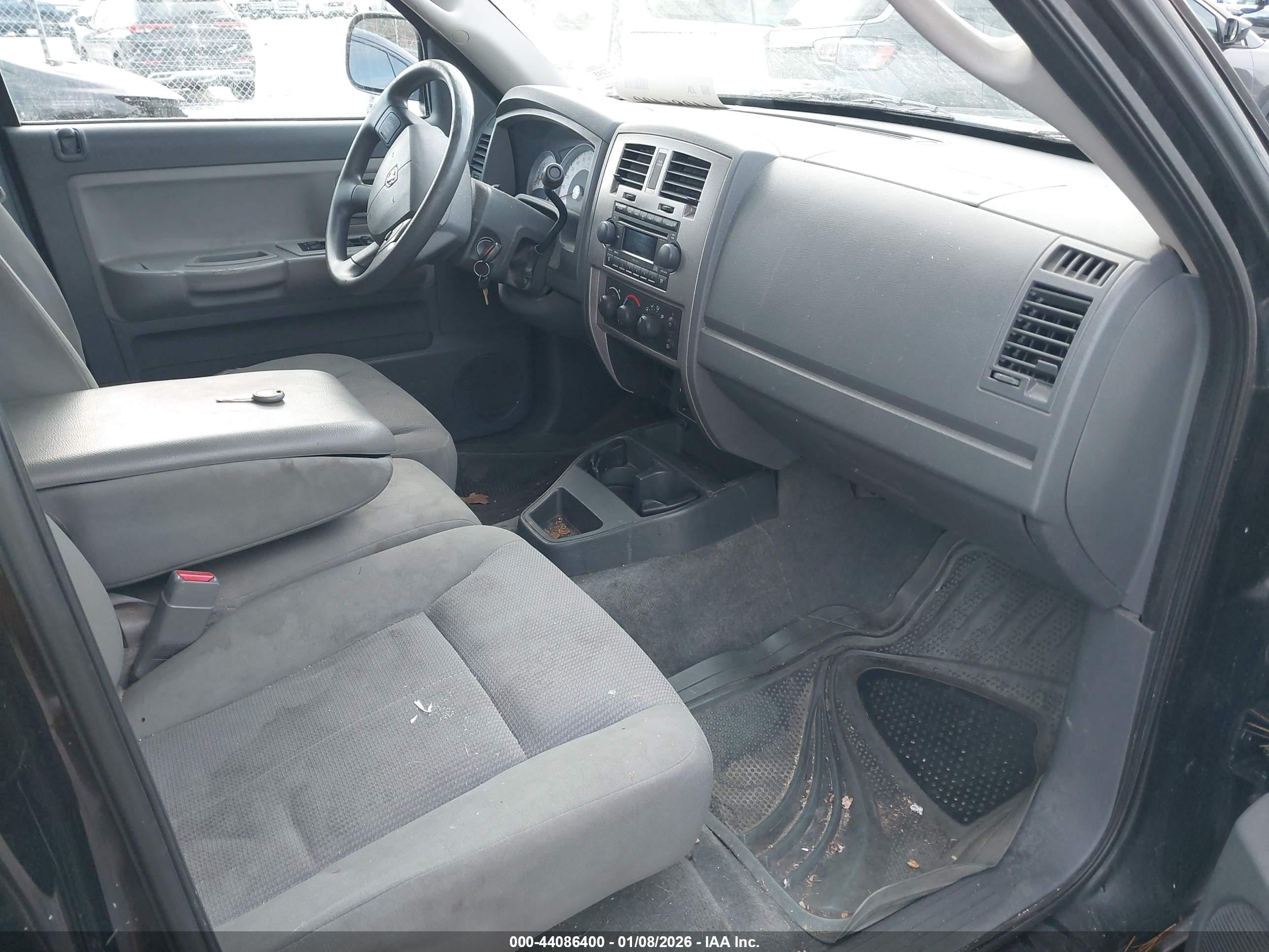 DODGE DAKOTA image 5