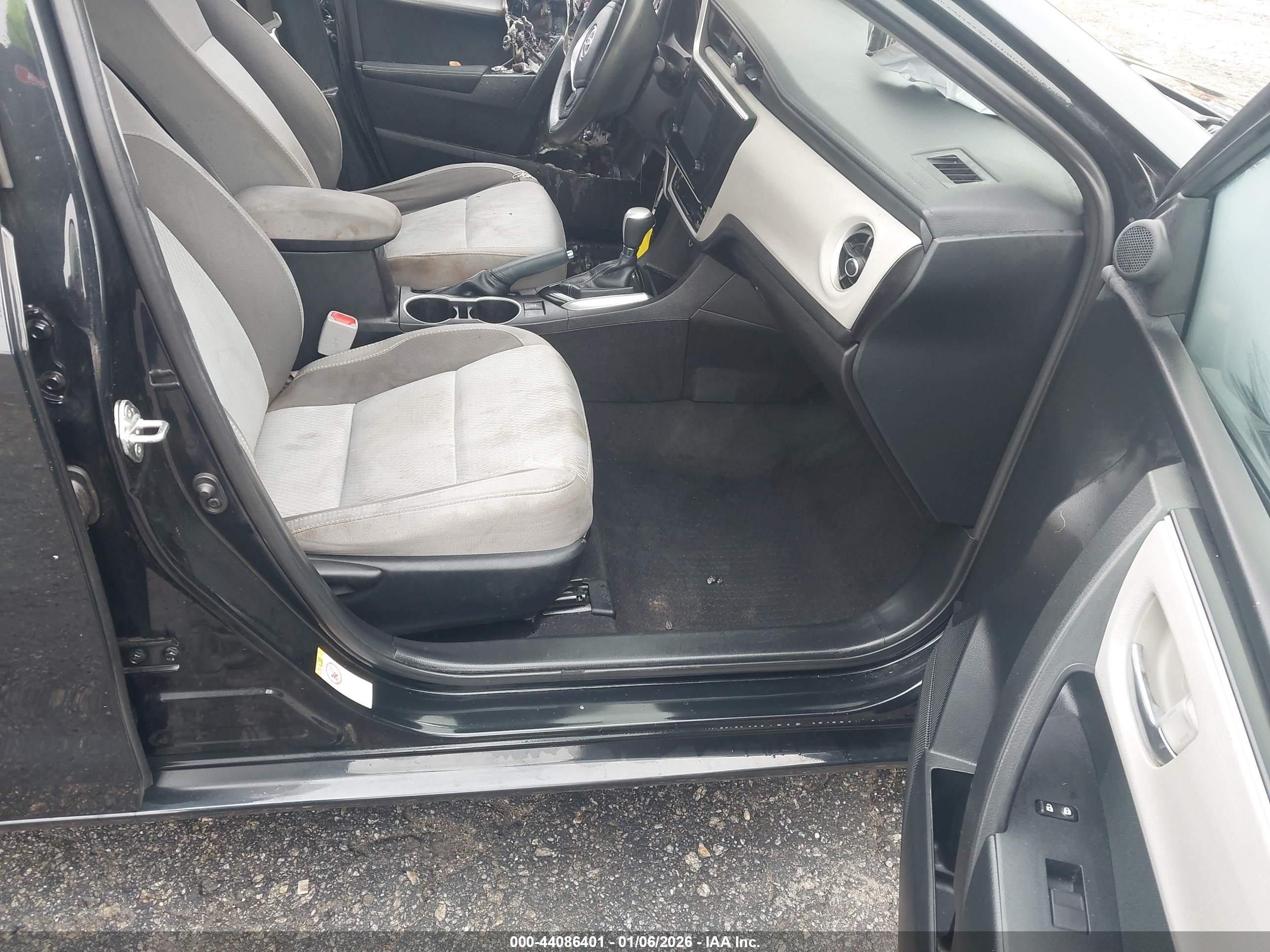 TOYOTA COROLLA image 5