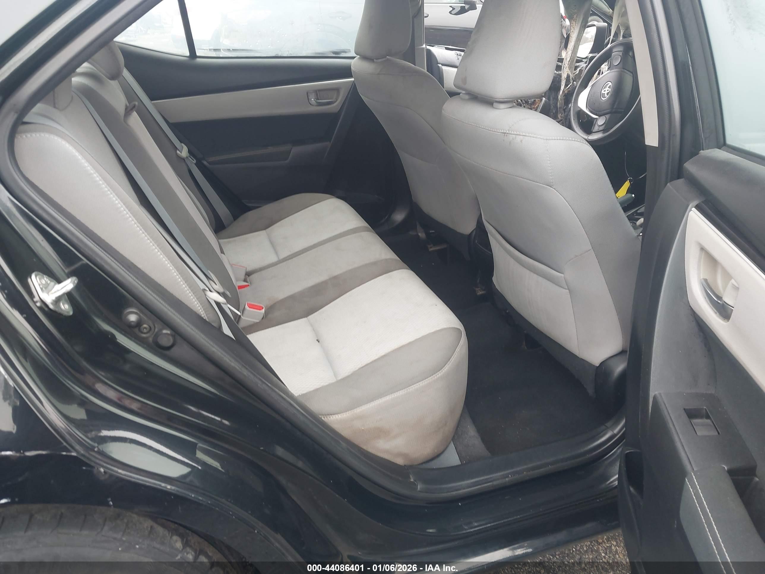 TOYOTA COROLLA image 8