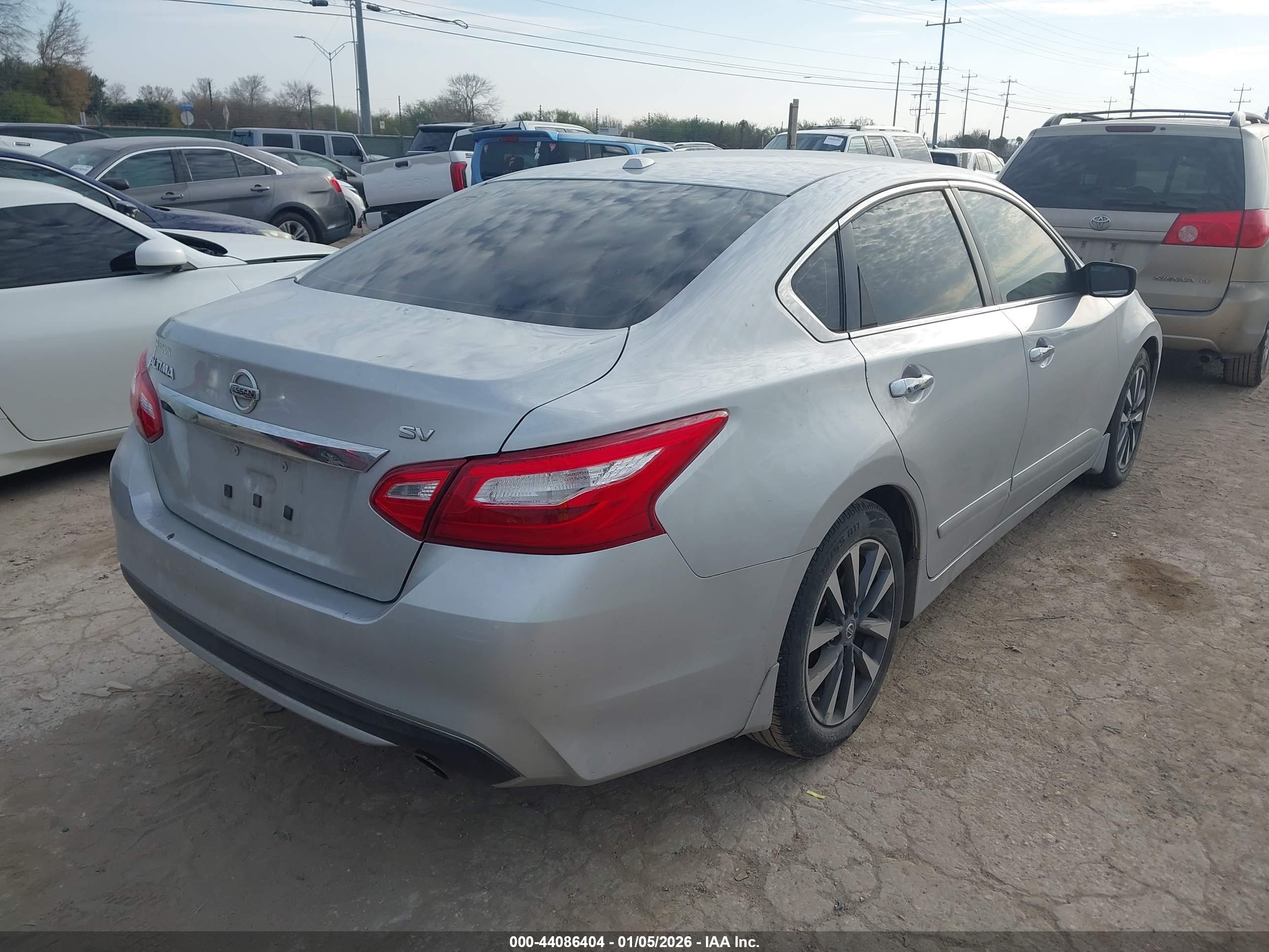 NISSAN ALTIMA image 4