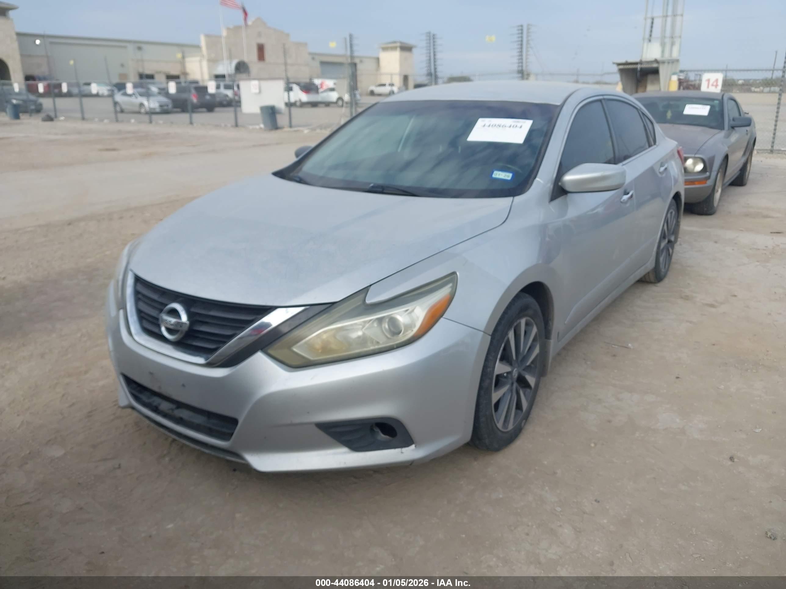 NISSAN ALTIMA image 6