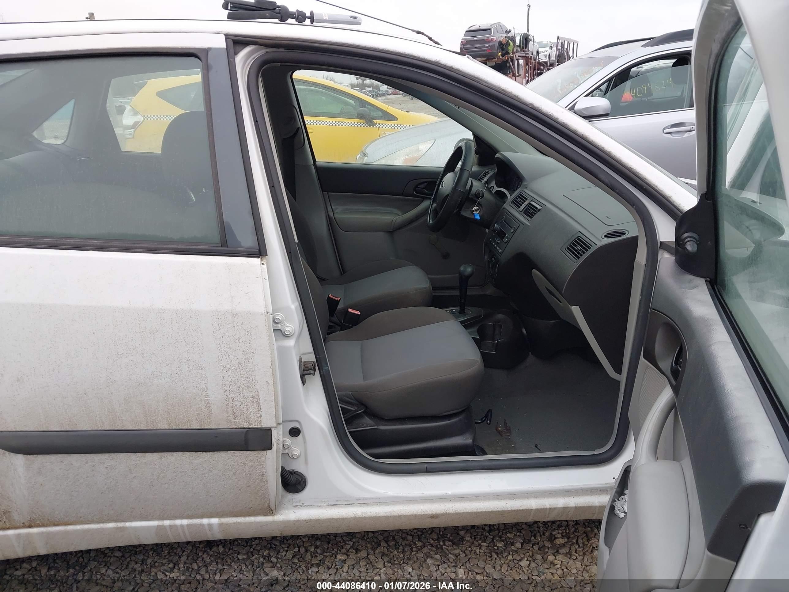 FORD FOCUS image 5