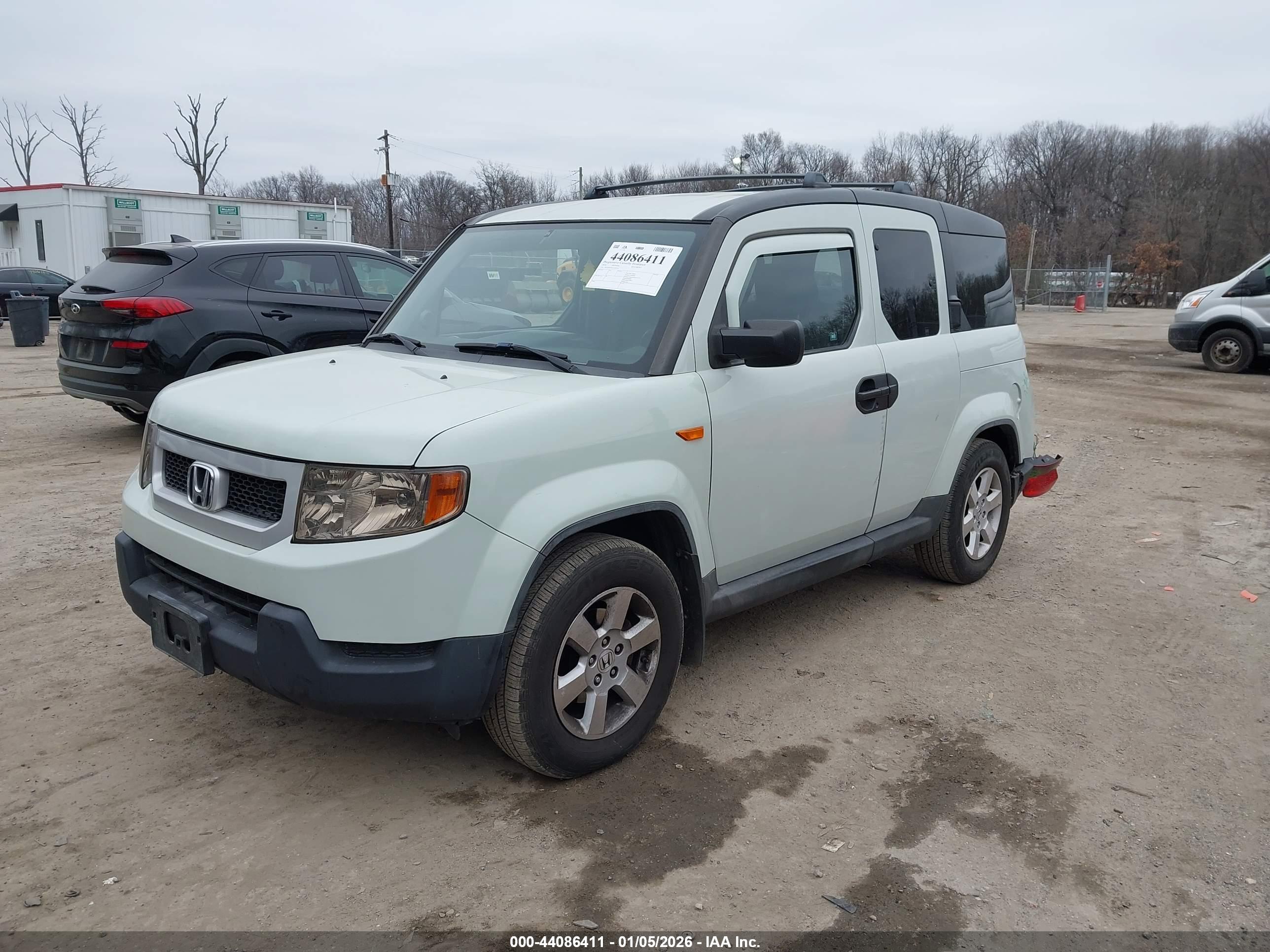 HONDA ELEMENT image 2