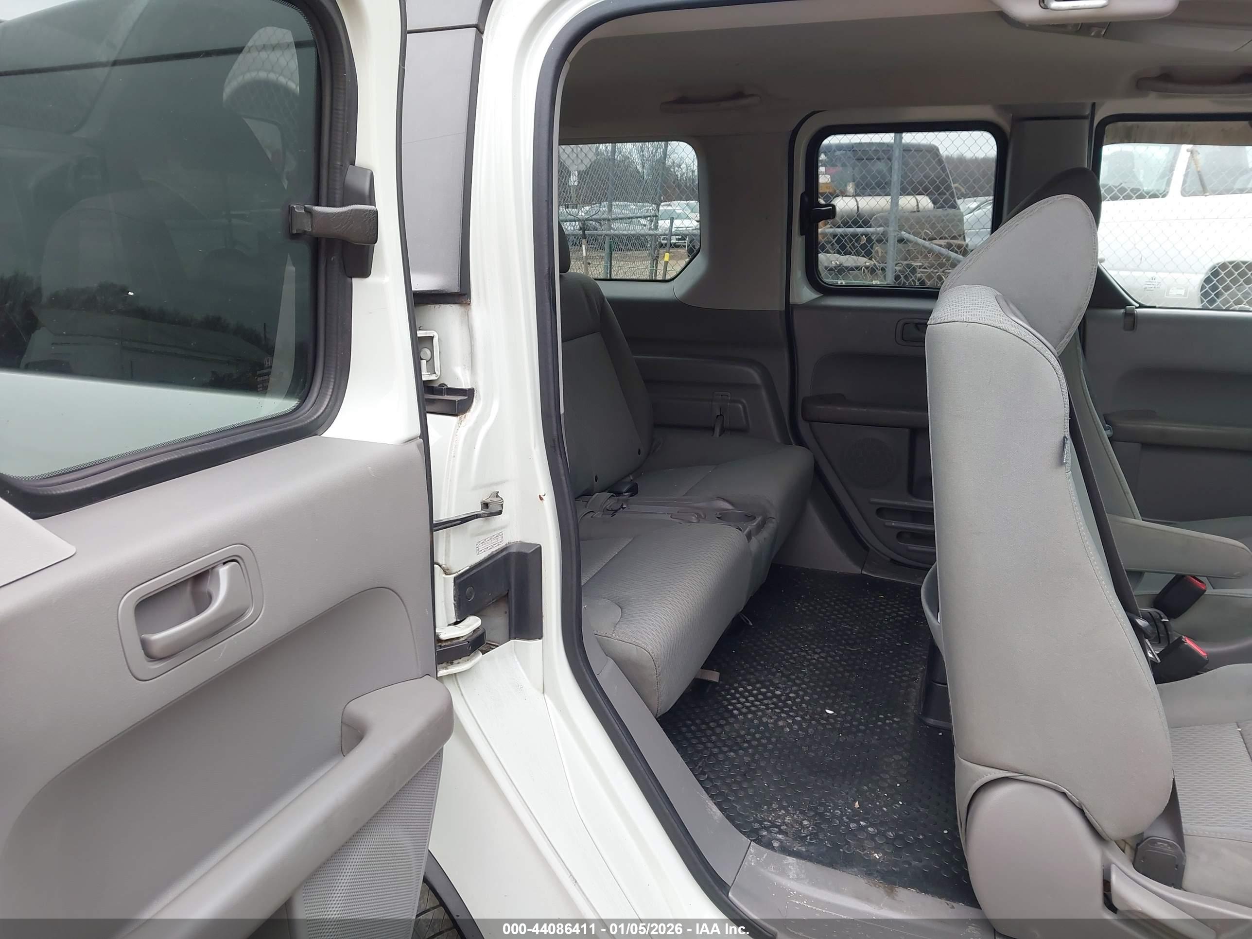 HONDA ELEMENT image 8