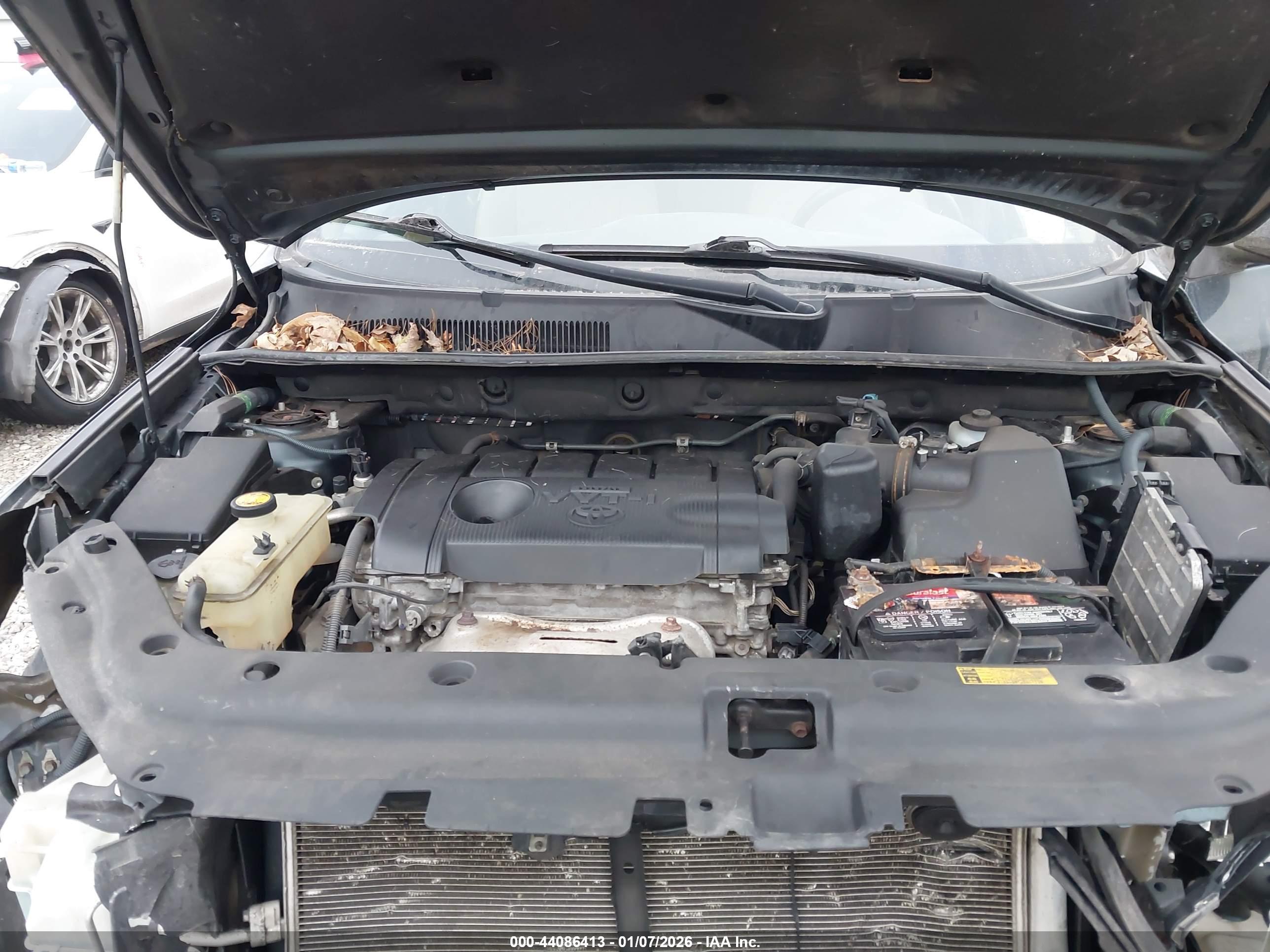 TOYOTA RAV4 image 10