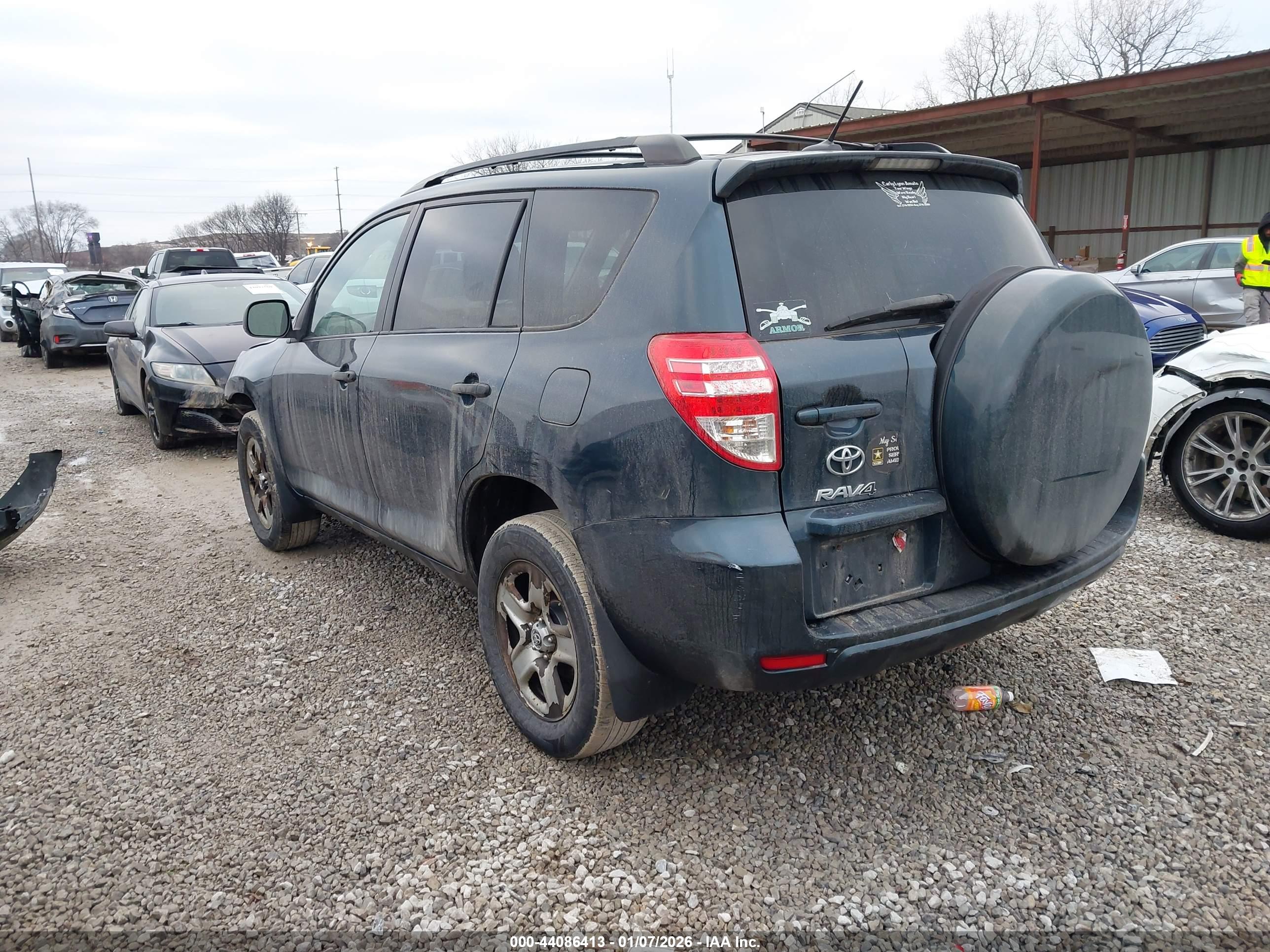 TOYOTA RAV4 image 3