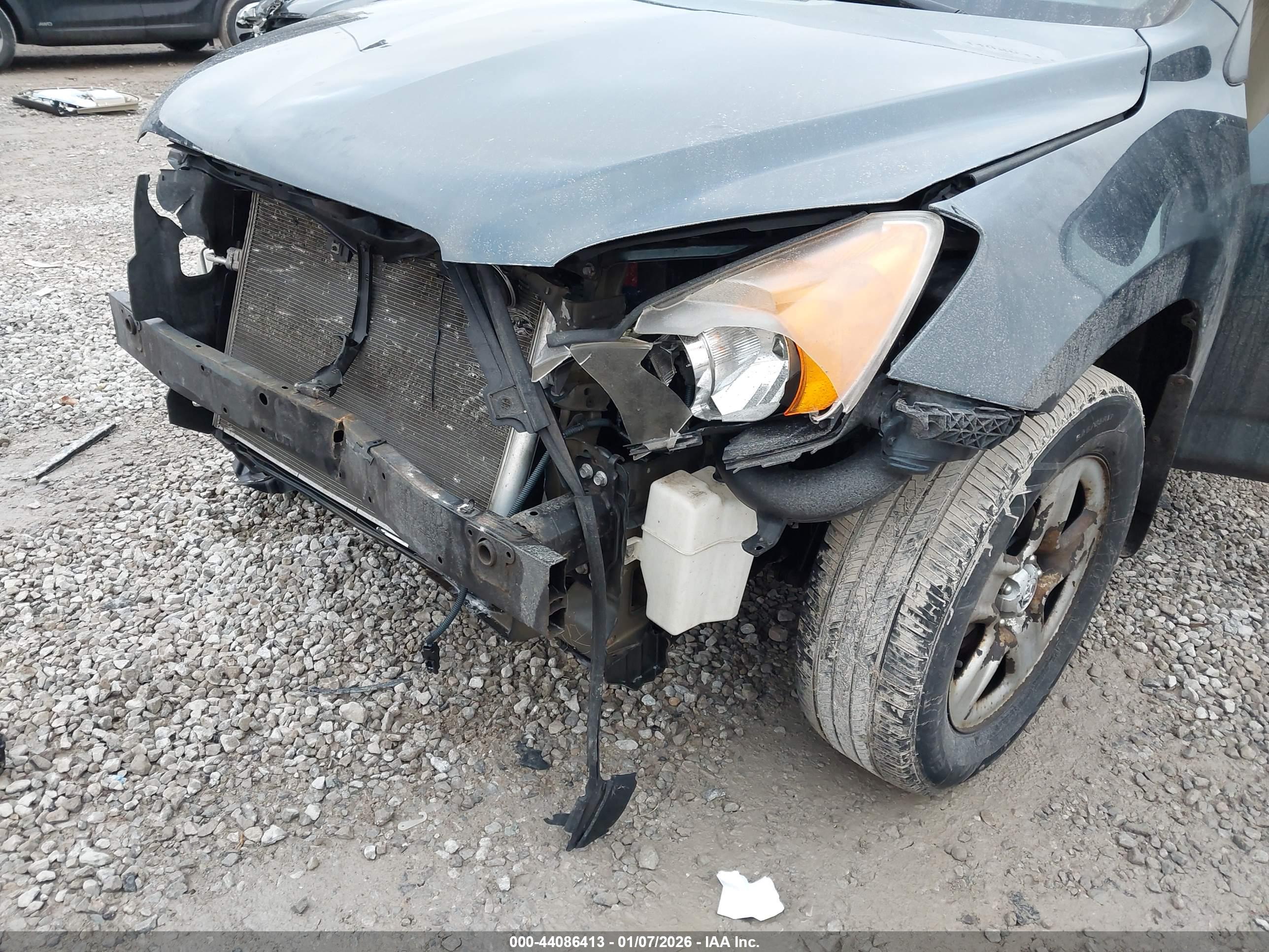 TOYOTA RAV4 image 6