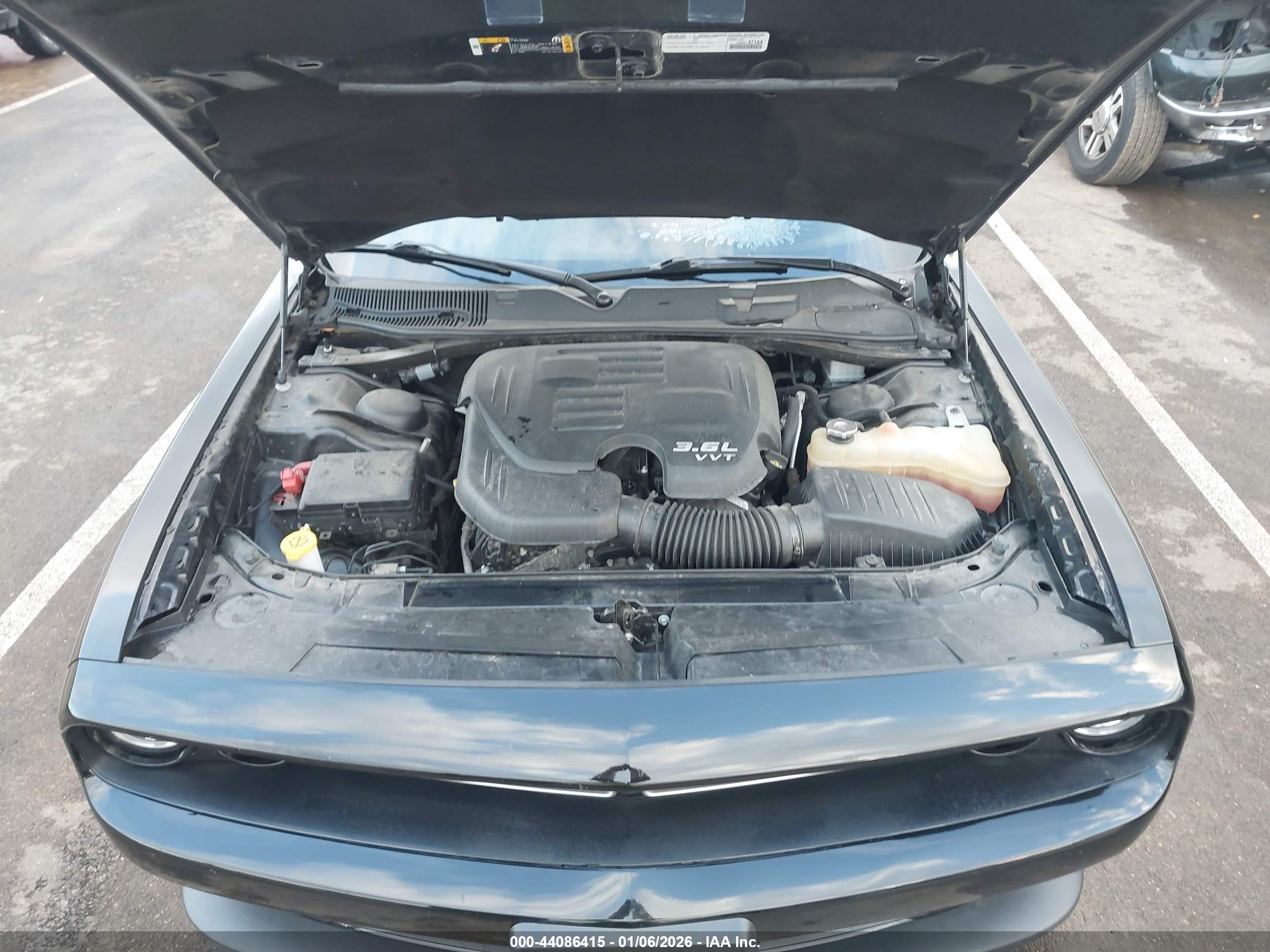 DODGE CHALLENGER image 10