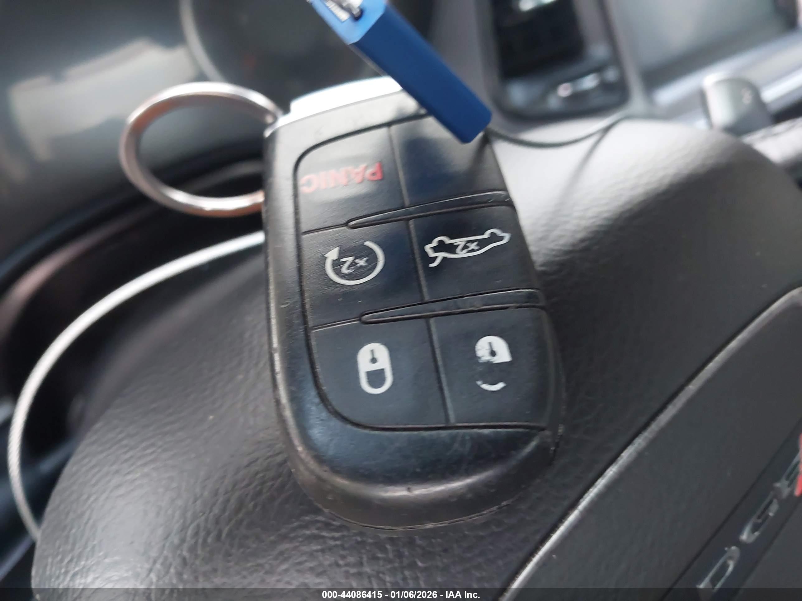 DODGE CHALLENGER image 11