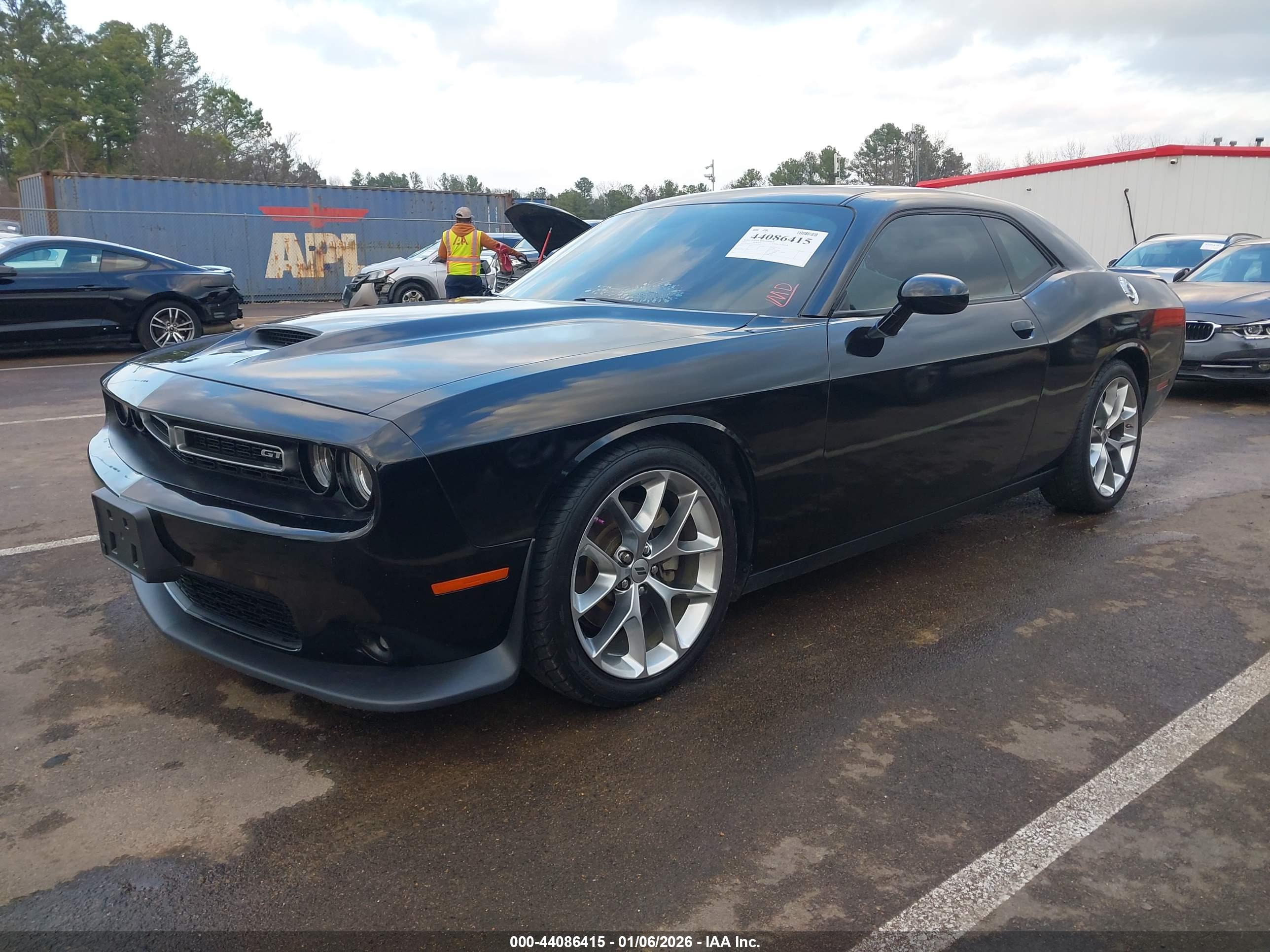 DODGE CHALLENGER image 2