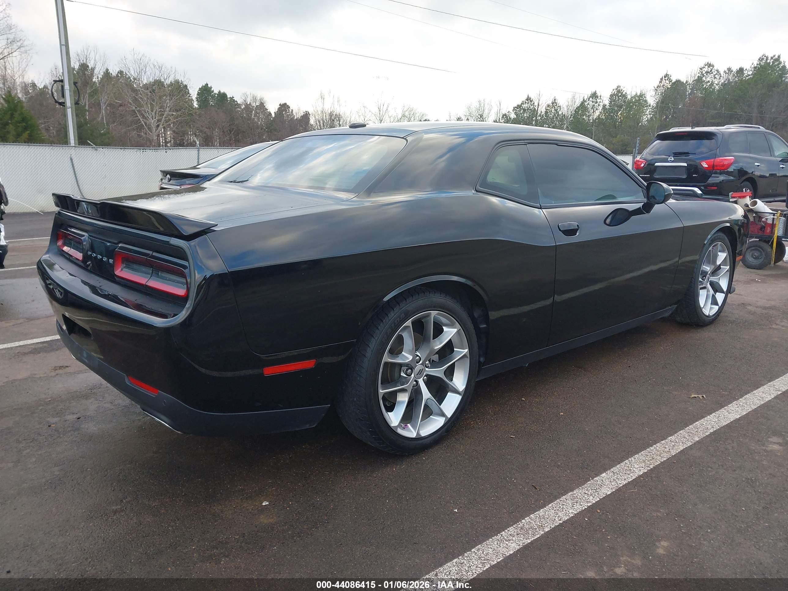 DODGE CHALLENGER image 4