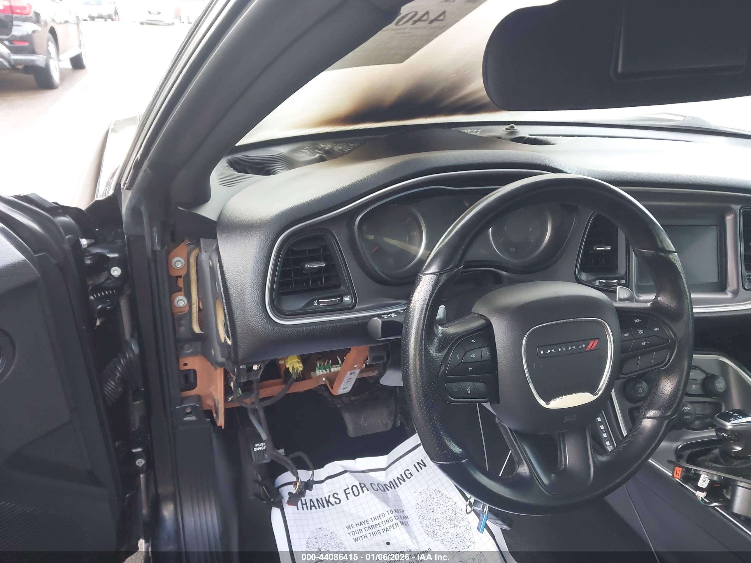 DODGE CHALLENGER image 6