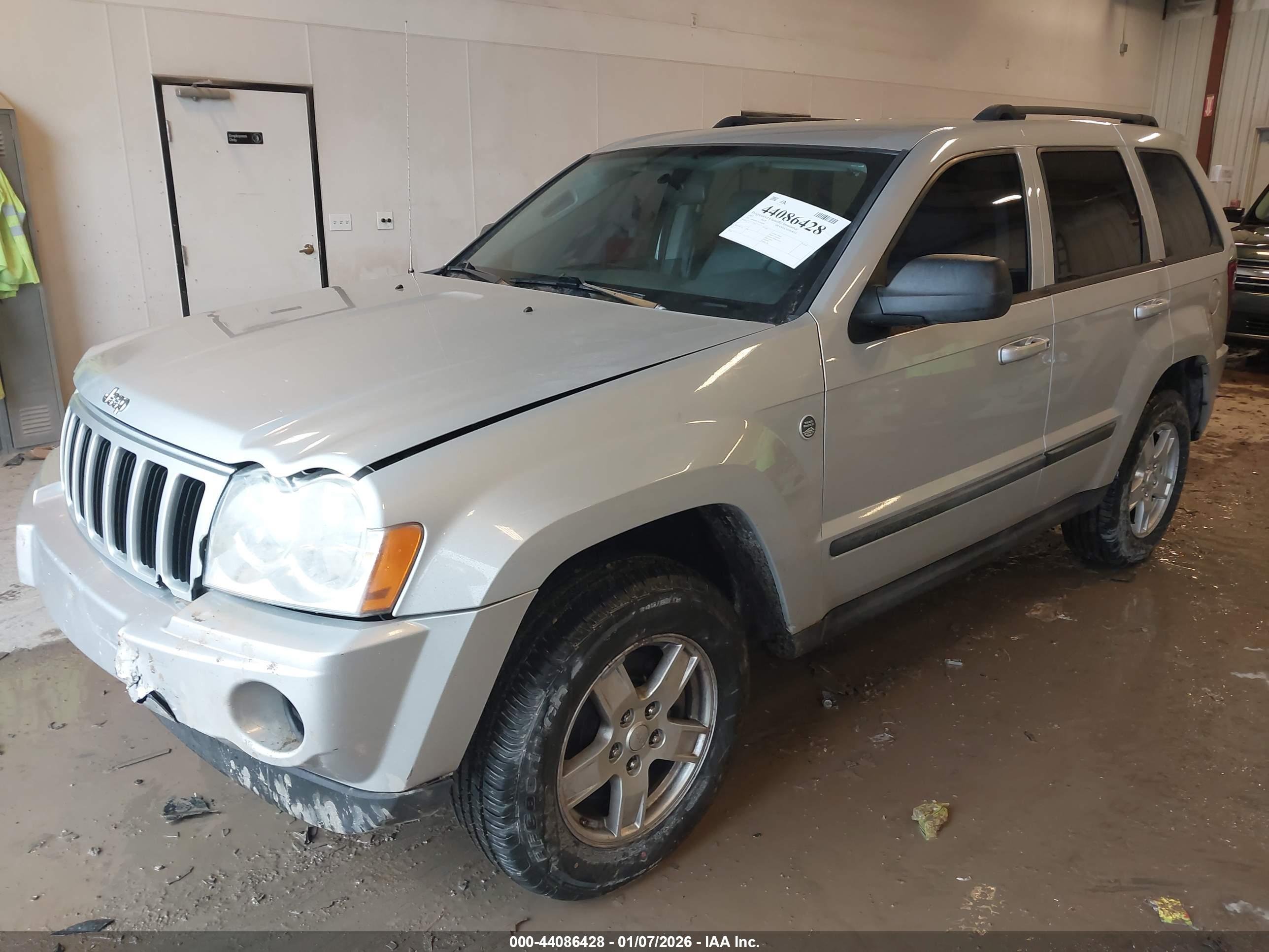 JEEP GRAND image 2